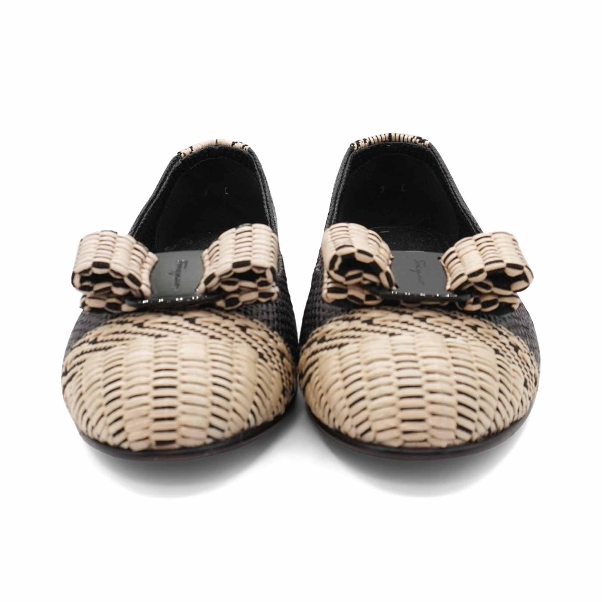 Salvatore Ferragamo 'Varina' Raffia Flats - Women's 9