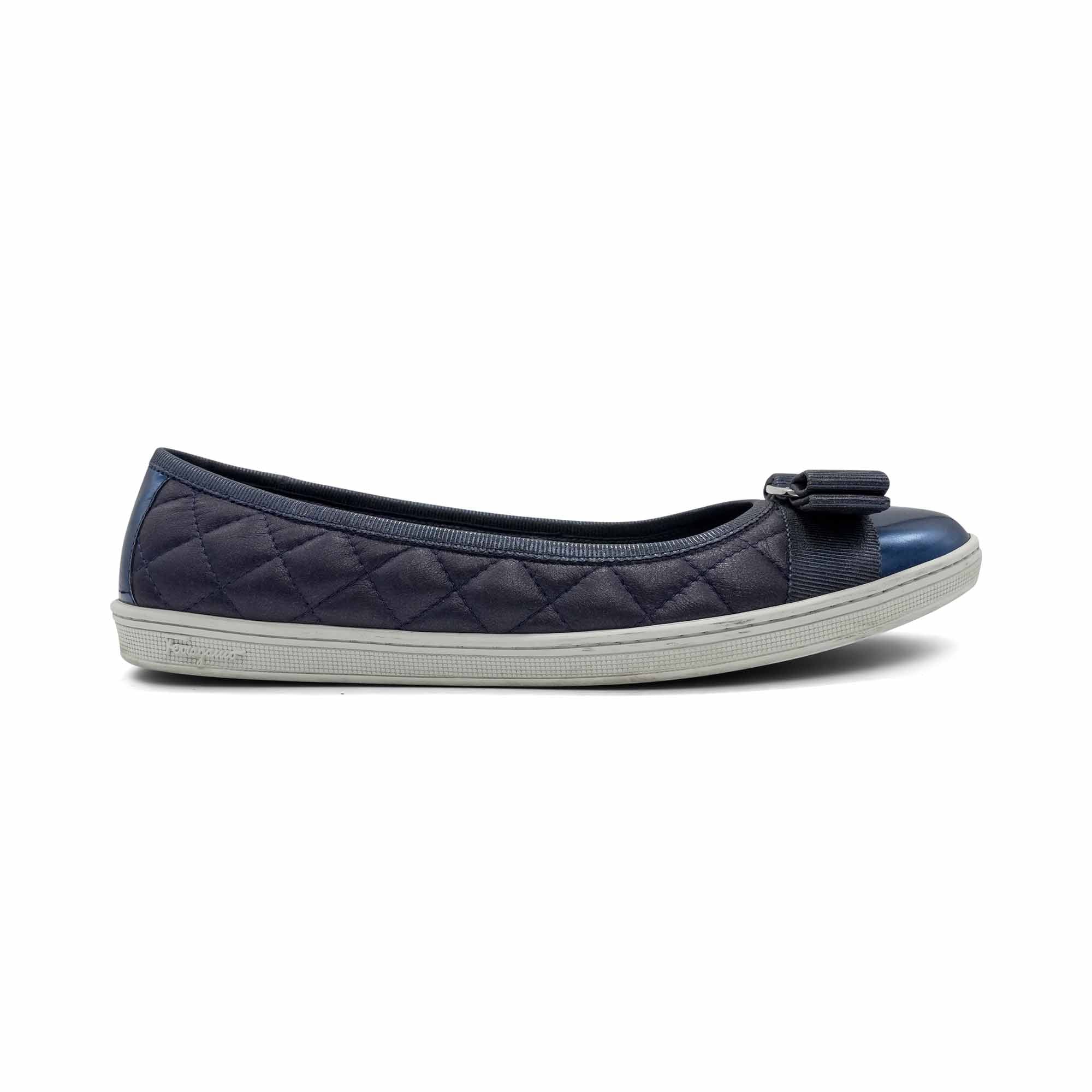Salvatore Ferragamo 'Rufina' Flats - Women's 8