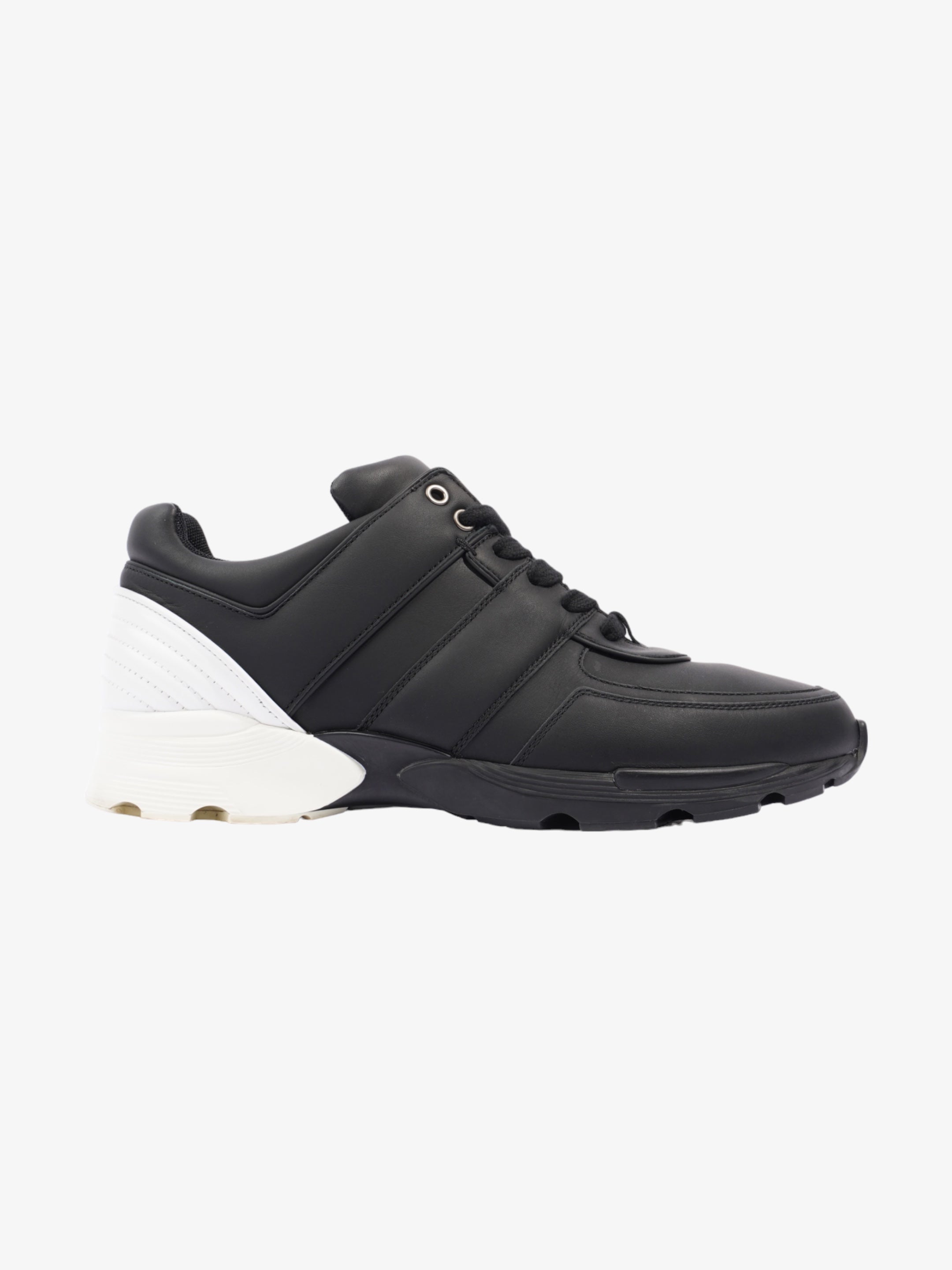 Chanel CC Logo Sneakers Black / White Leather EU 40.5 UK 7.5