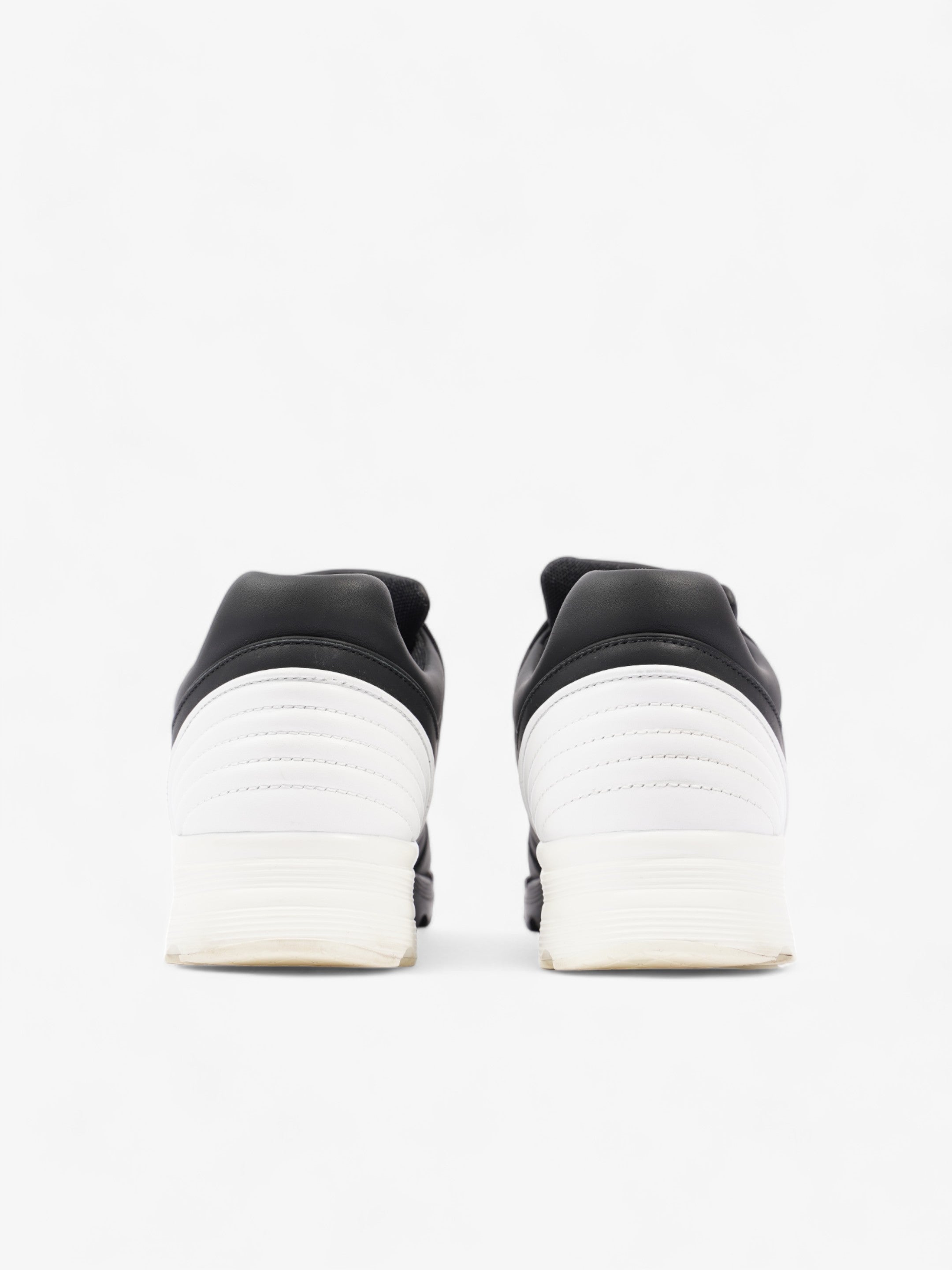 Chanel CC Logo Sneakers Black / White Leather EU 40.5 UK 7.5