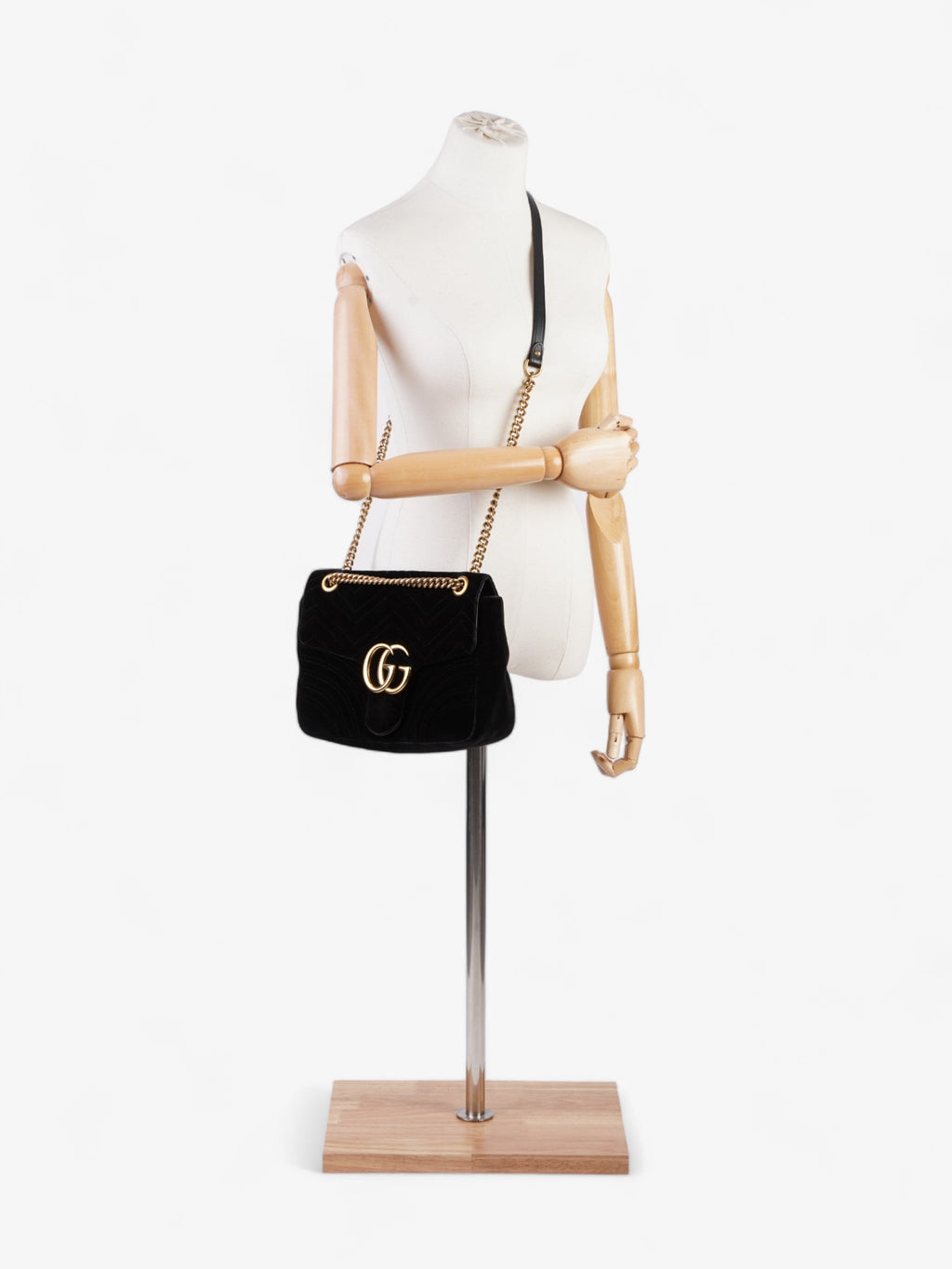 Gucci GG Marmont Flap Black Velvet Medium