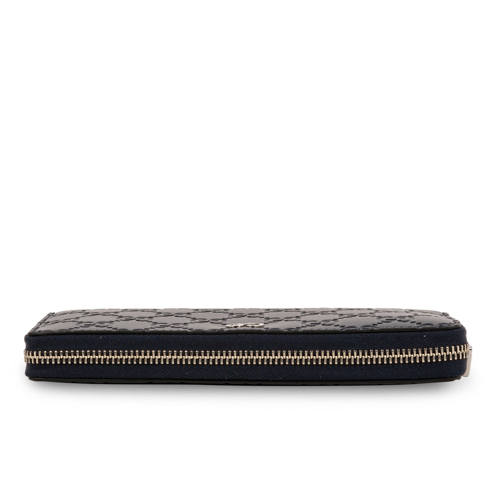 Gucci Signature GG Zip around wallet