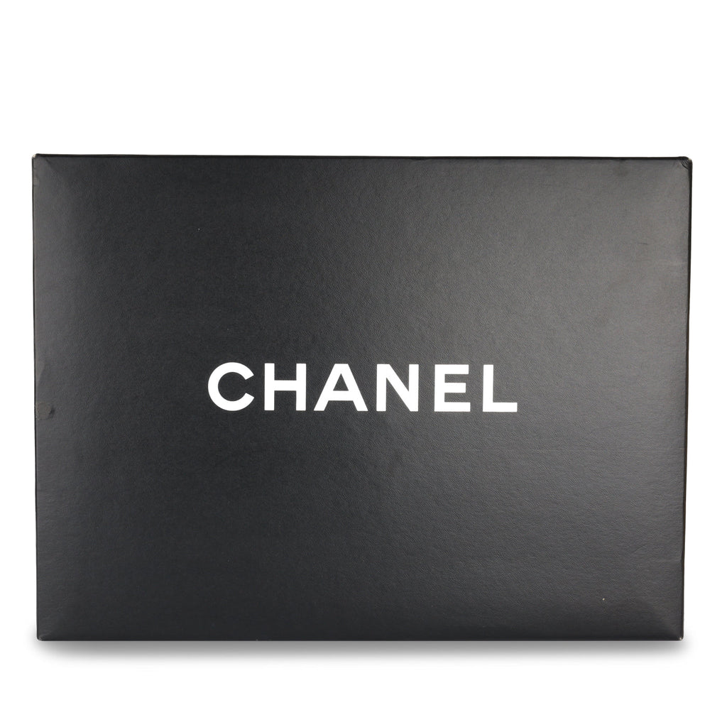 Chanel Classic Flap Bag - Jumbo