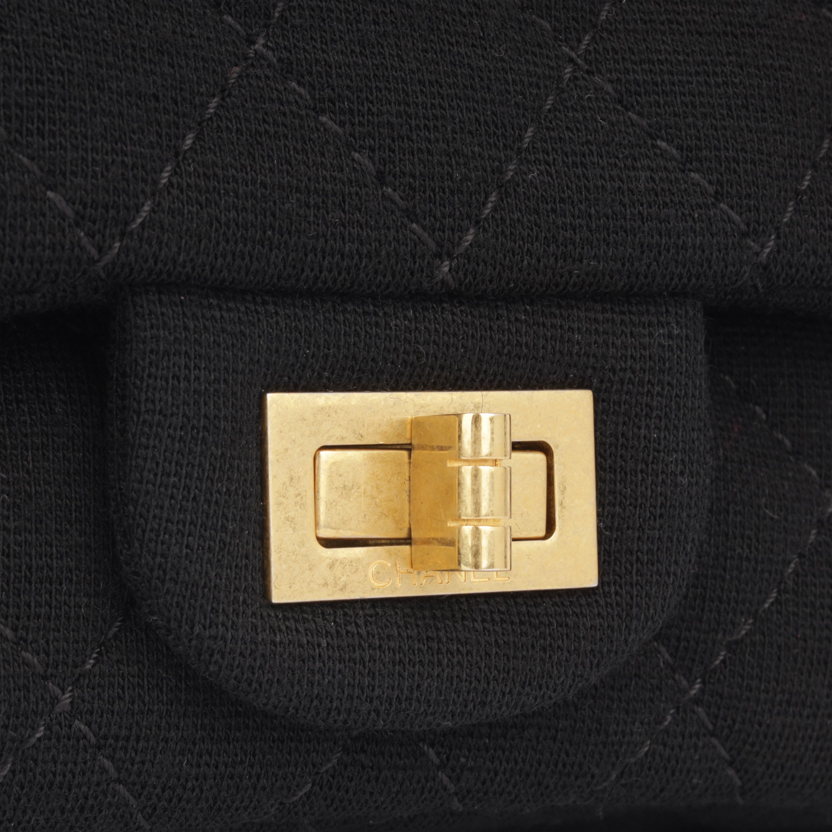 Chanel 2.55 Re Issue - 224