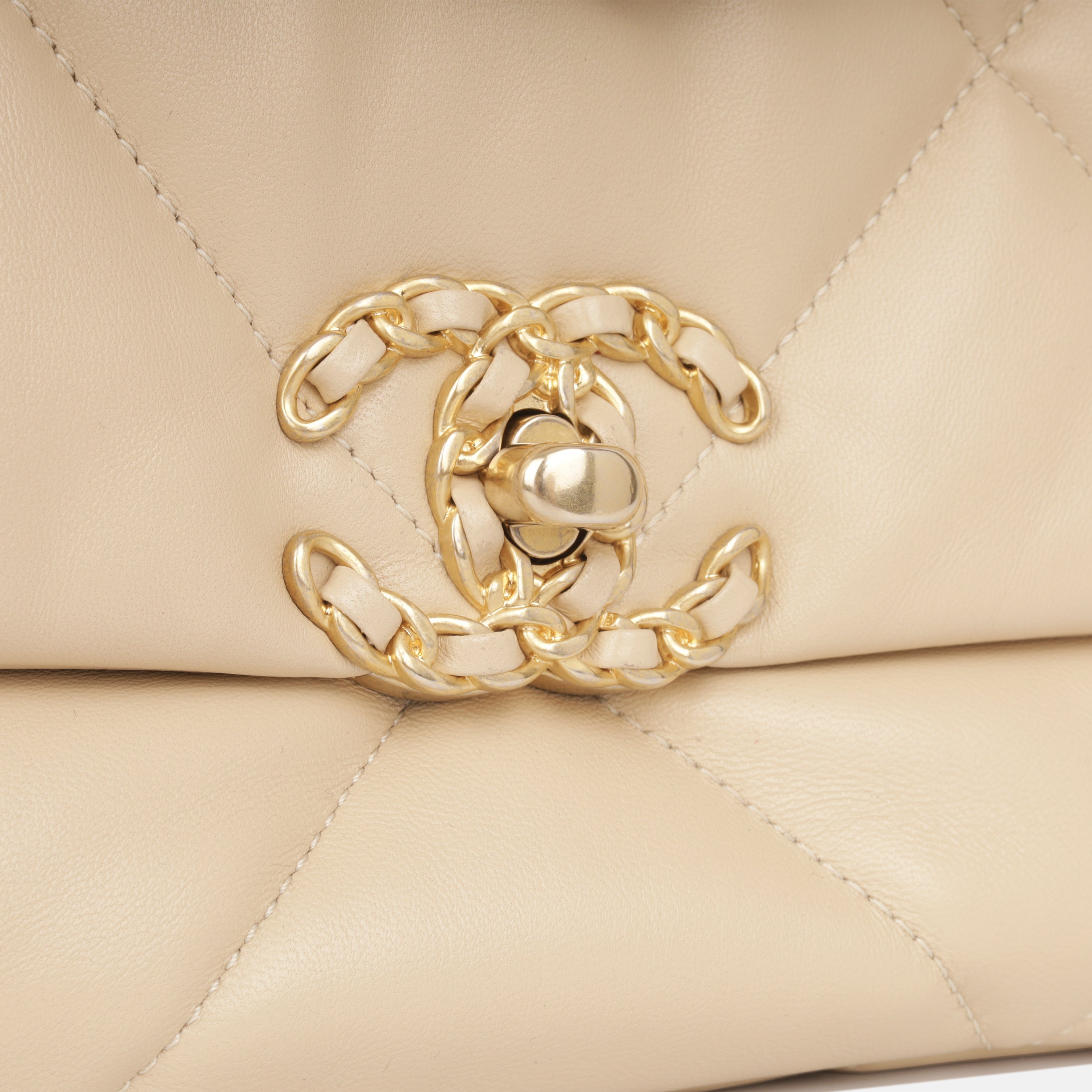 Chanel Chanel 19 - Small