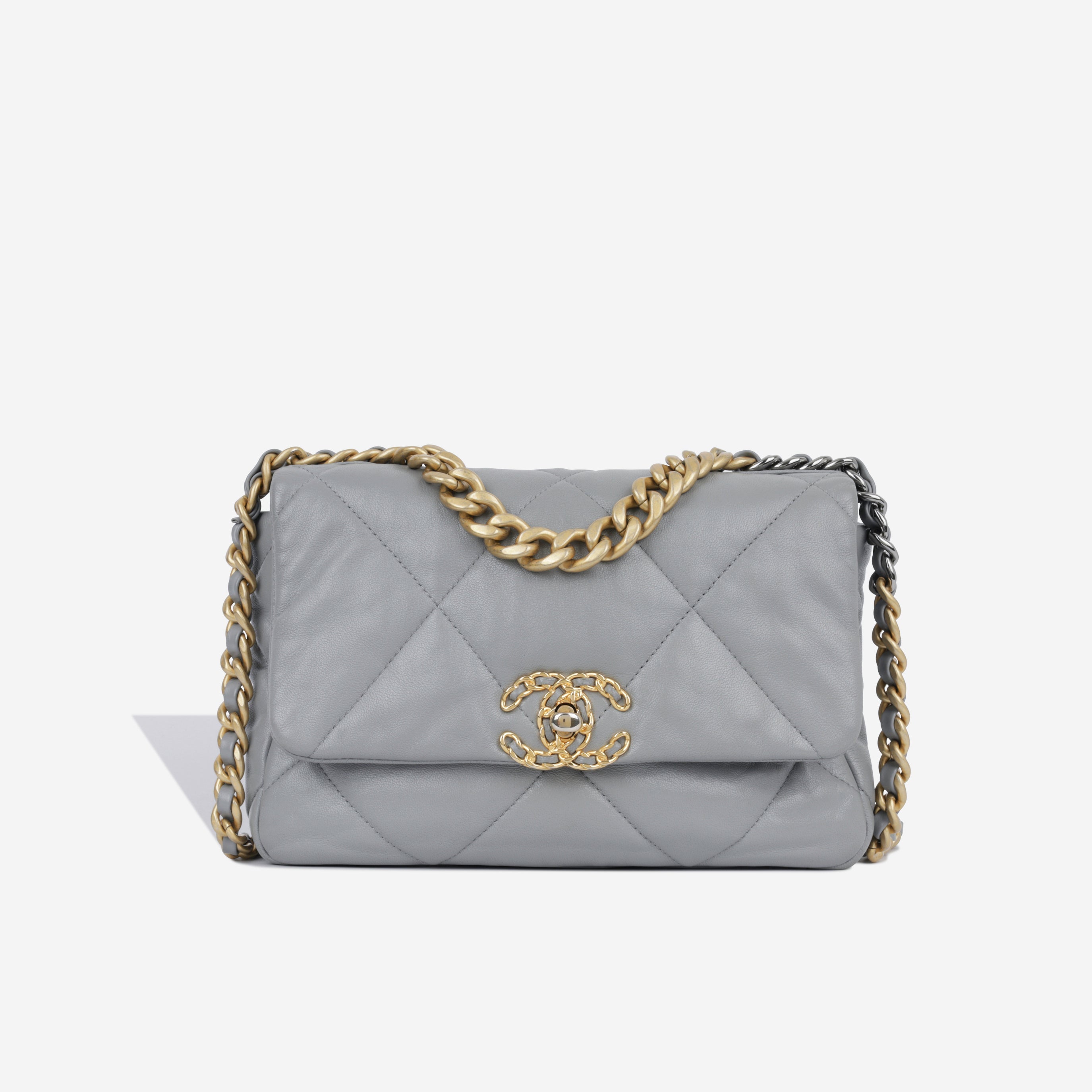 Chanel Chanel 19 - Small