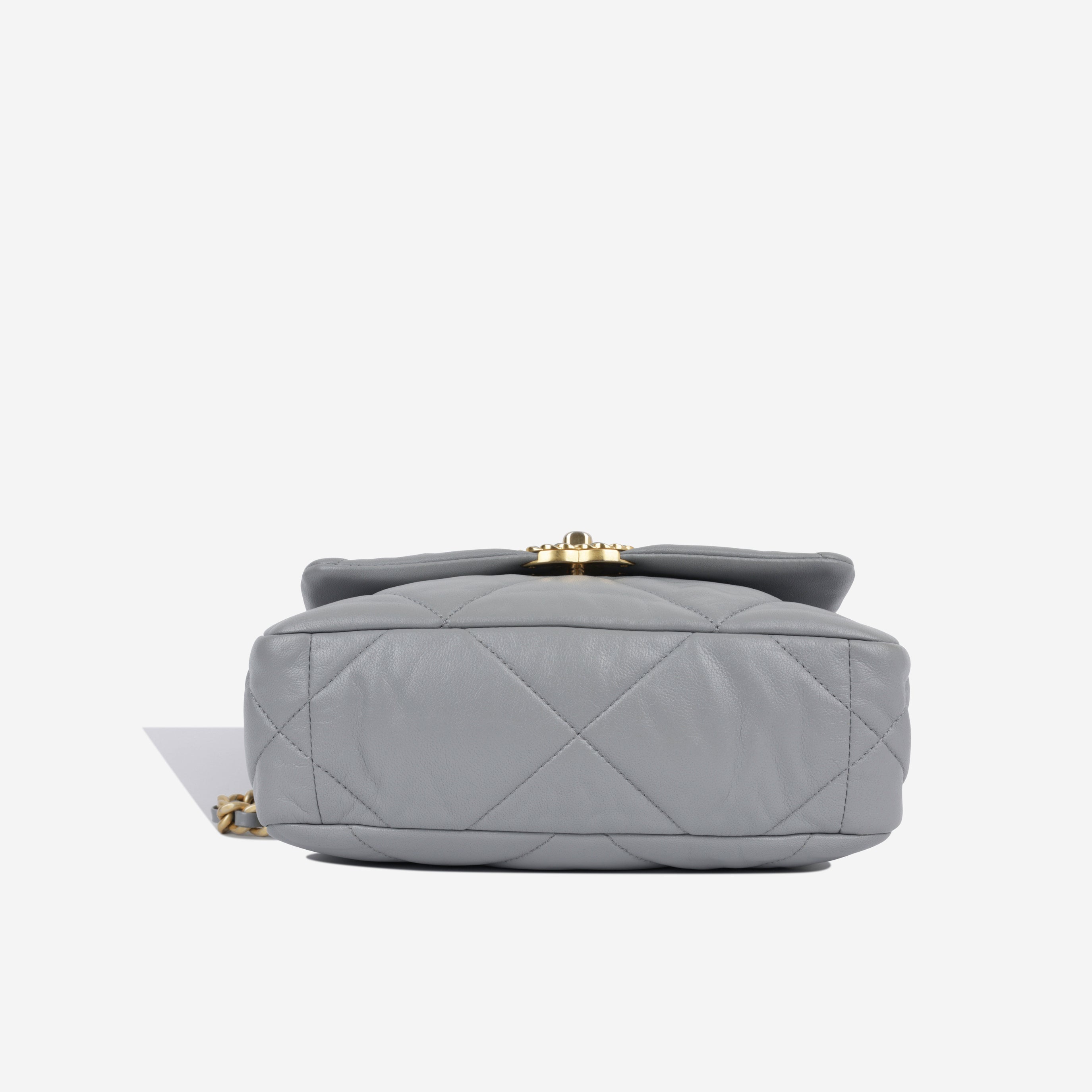 Chanel Chanel 19 - Small