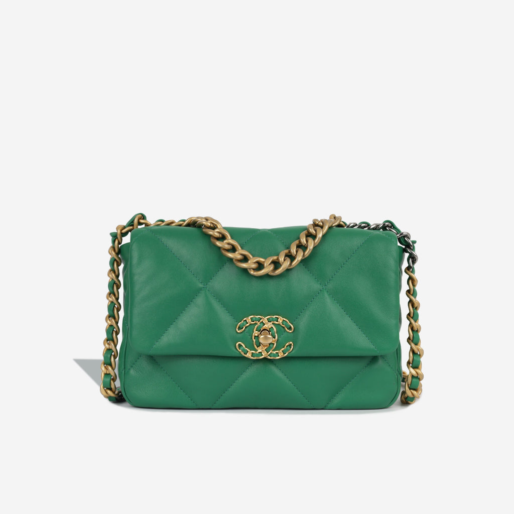 Chanel Chanel 19 - Small