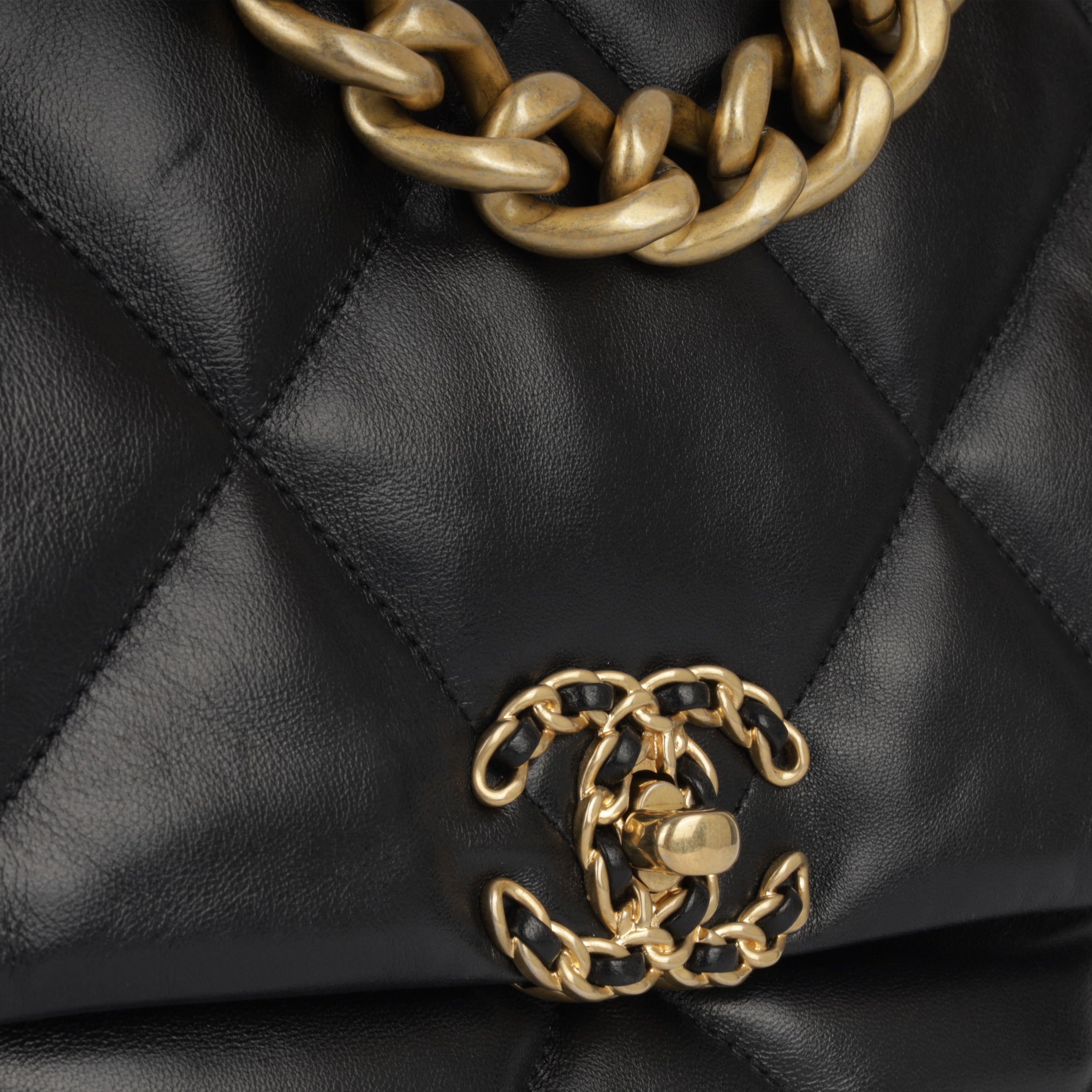 Chanel Maxi 19 Flap