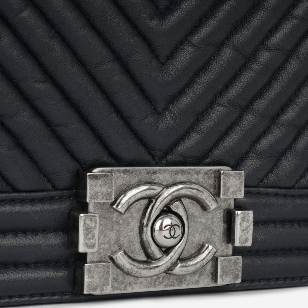 Chanel Boy Bag - Old Medium