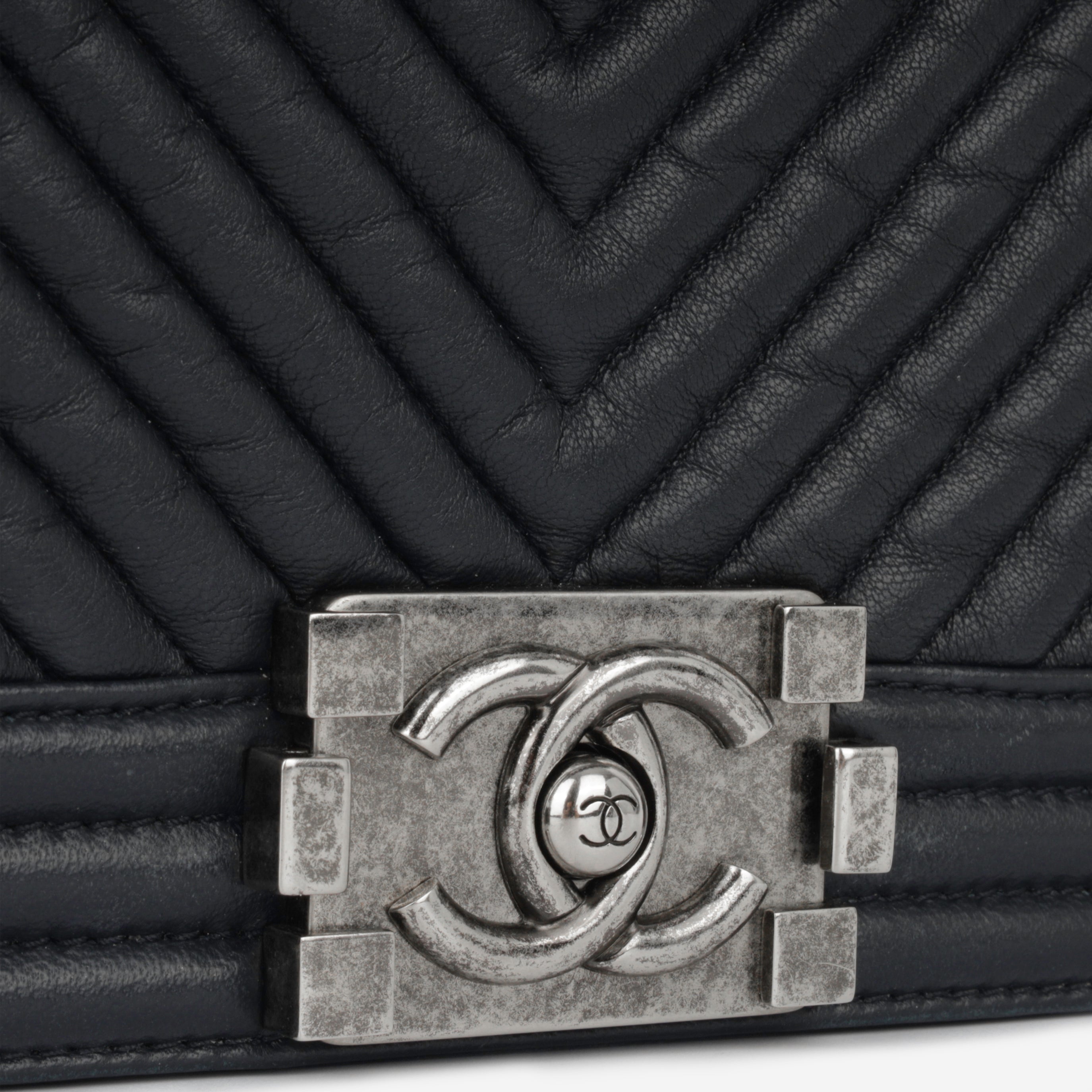 Chanel Boy Bag - Old Medium