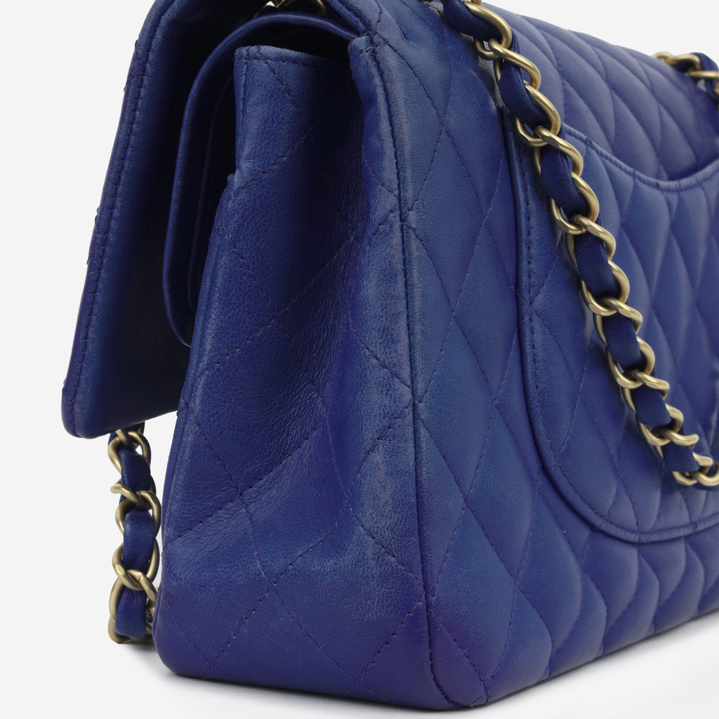 Medium Classic Flap
