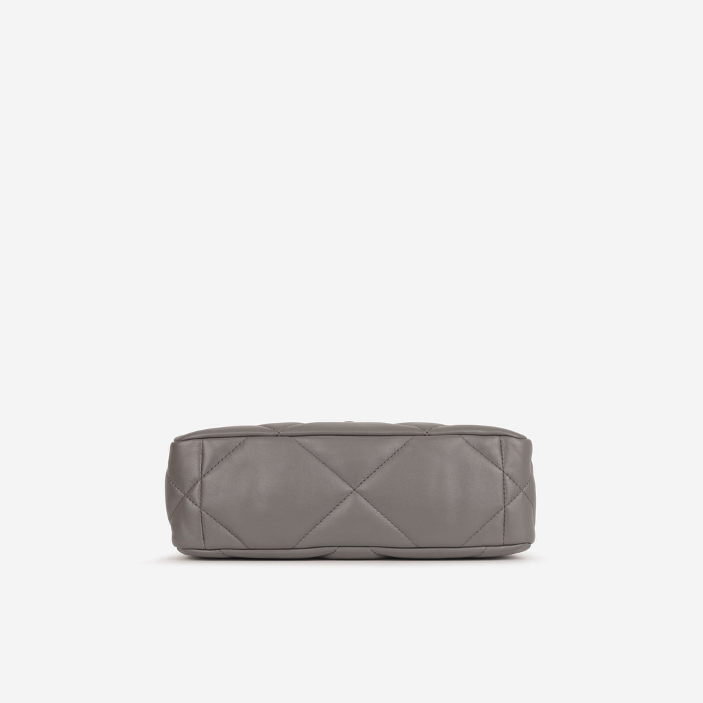 Chanel Chanel 19 - Small