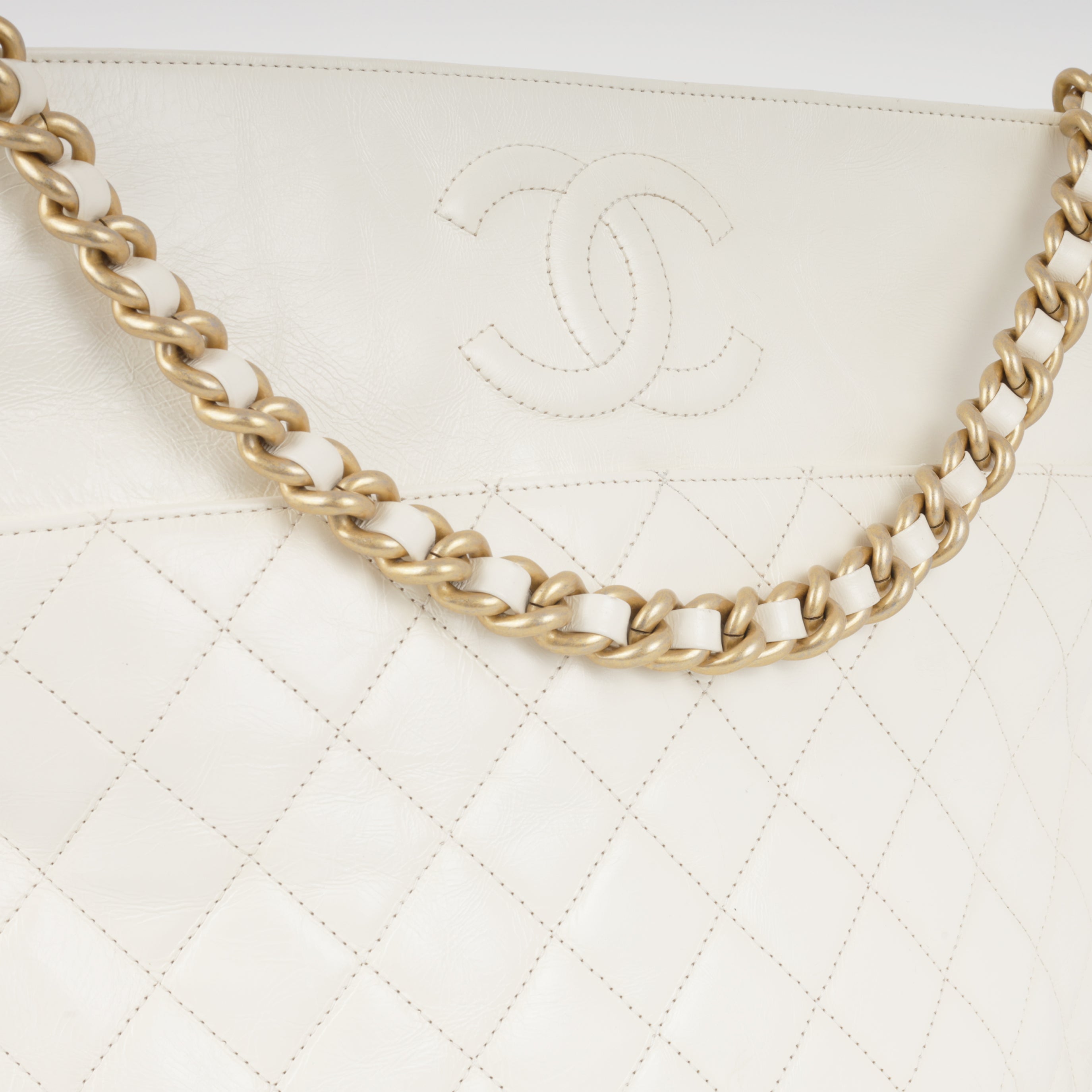 Chanel En Vogue Large Hobo Bag