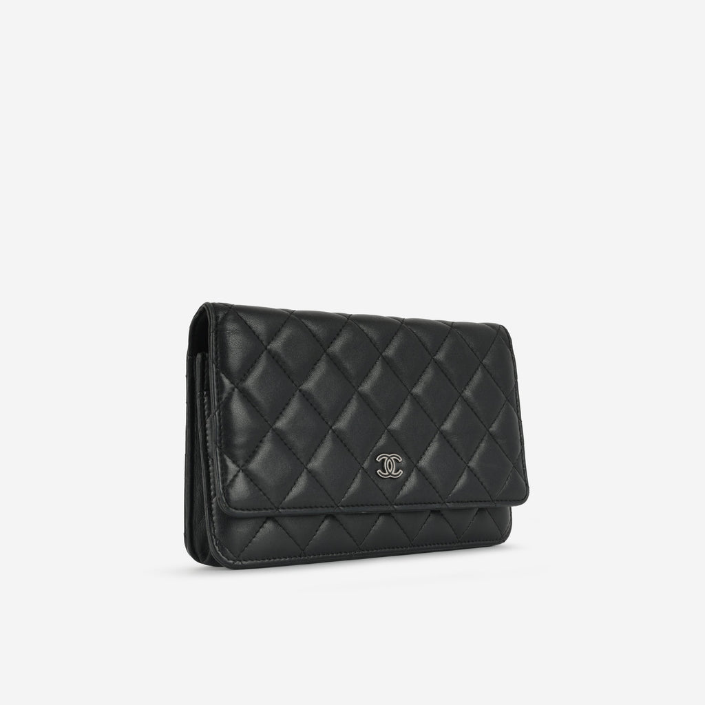 Chanel Classic Wallet on Chain