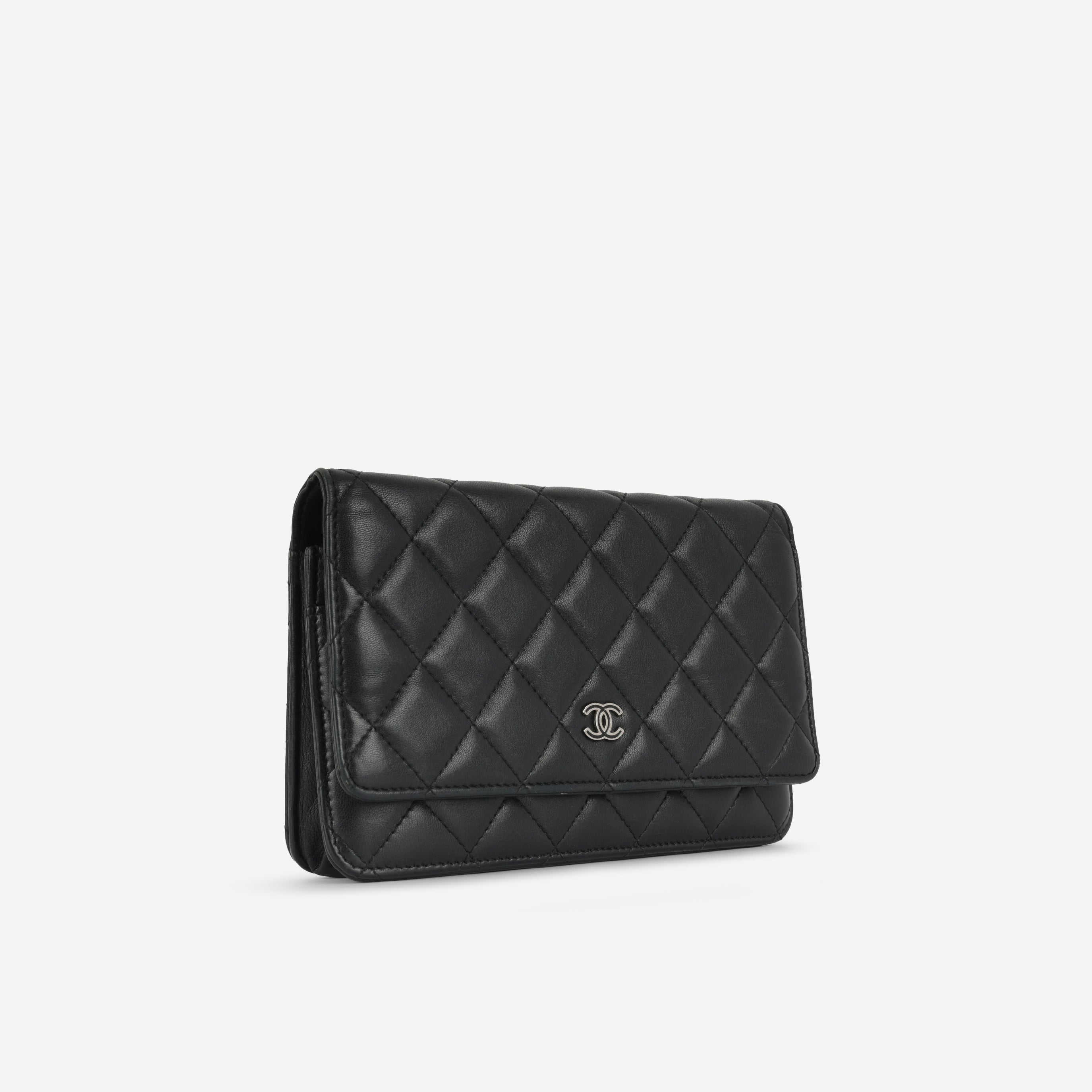 Chanel Classic Wallet on Chain