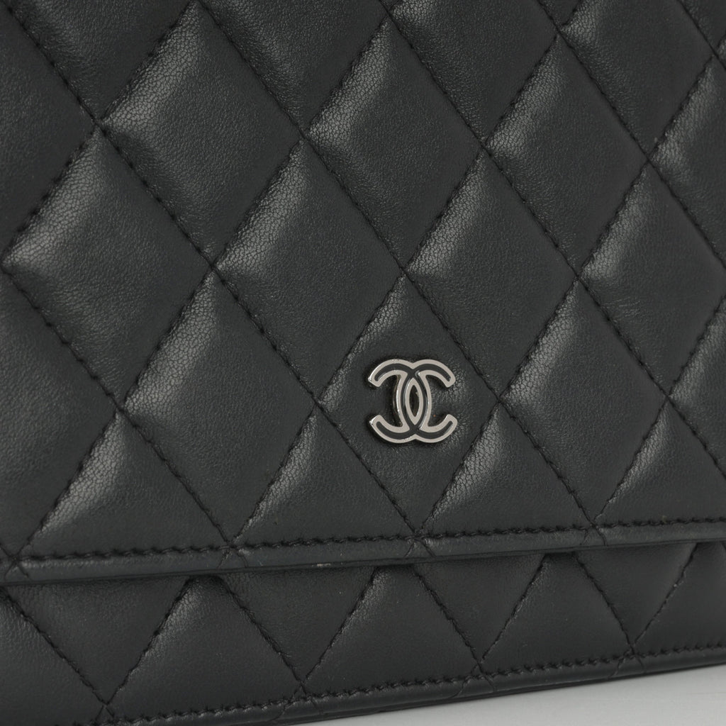 Chanel Classic Wallet on Chain