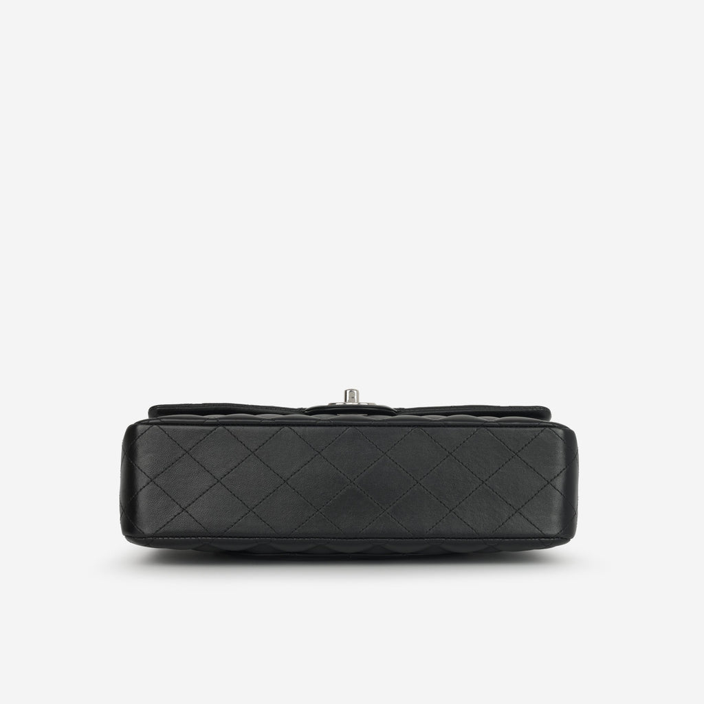 Medium Classic Flap