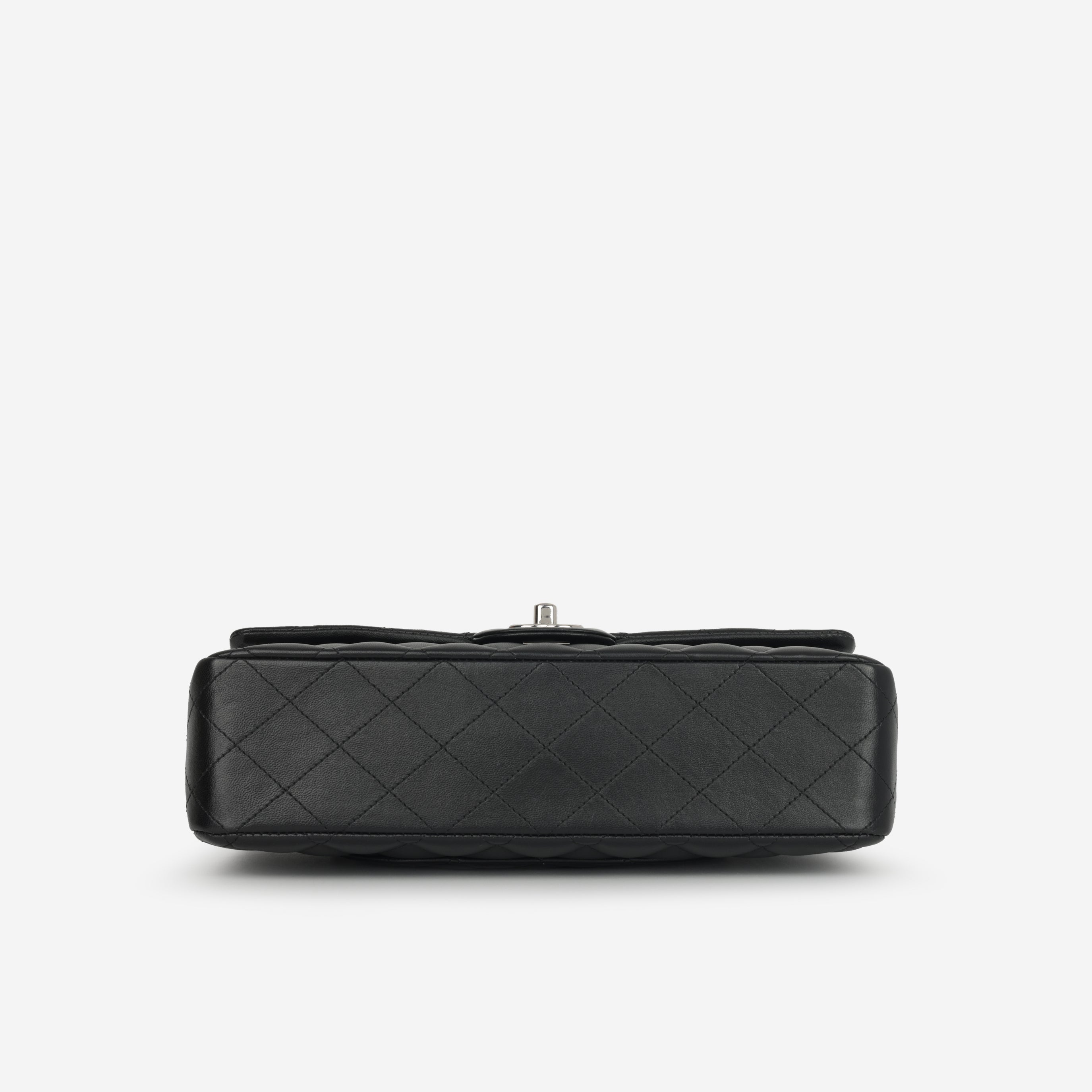 Medium Classic Flap