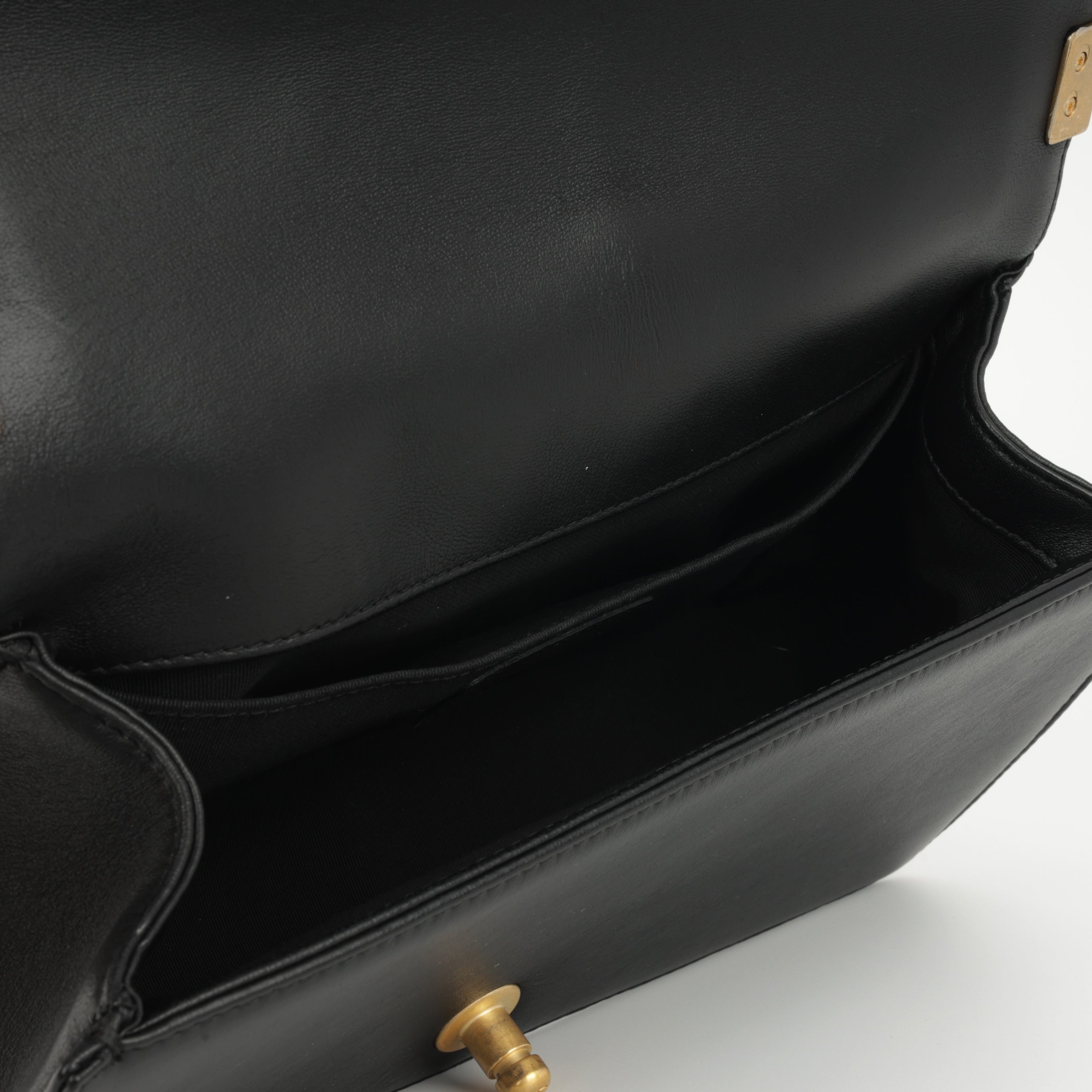 Chanel Boy Bag - Old Medium