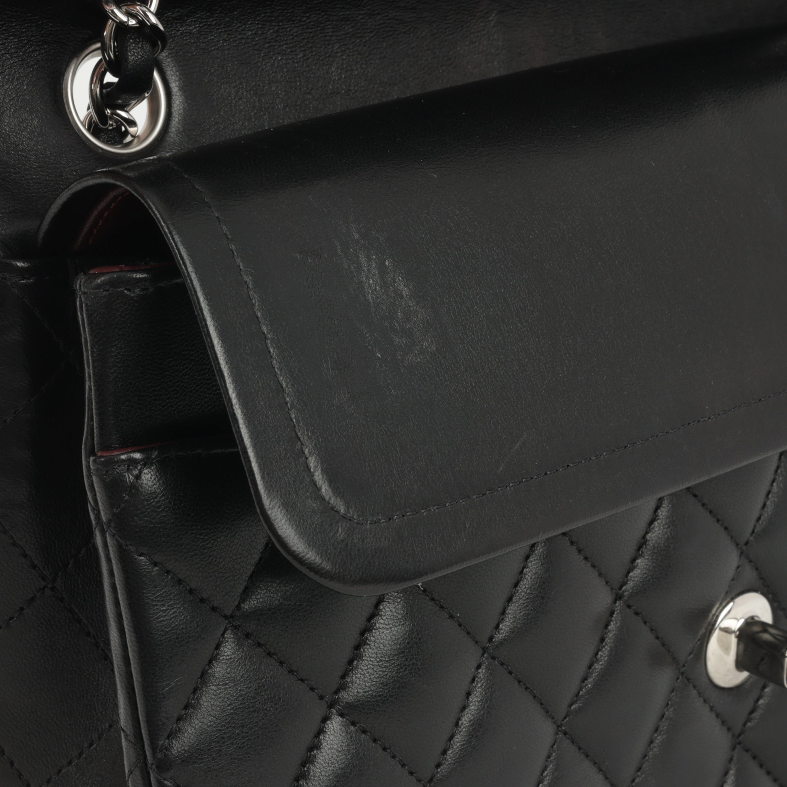 Medium Classic Flap