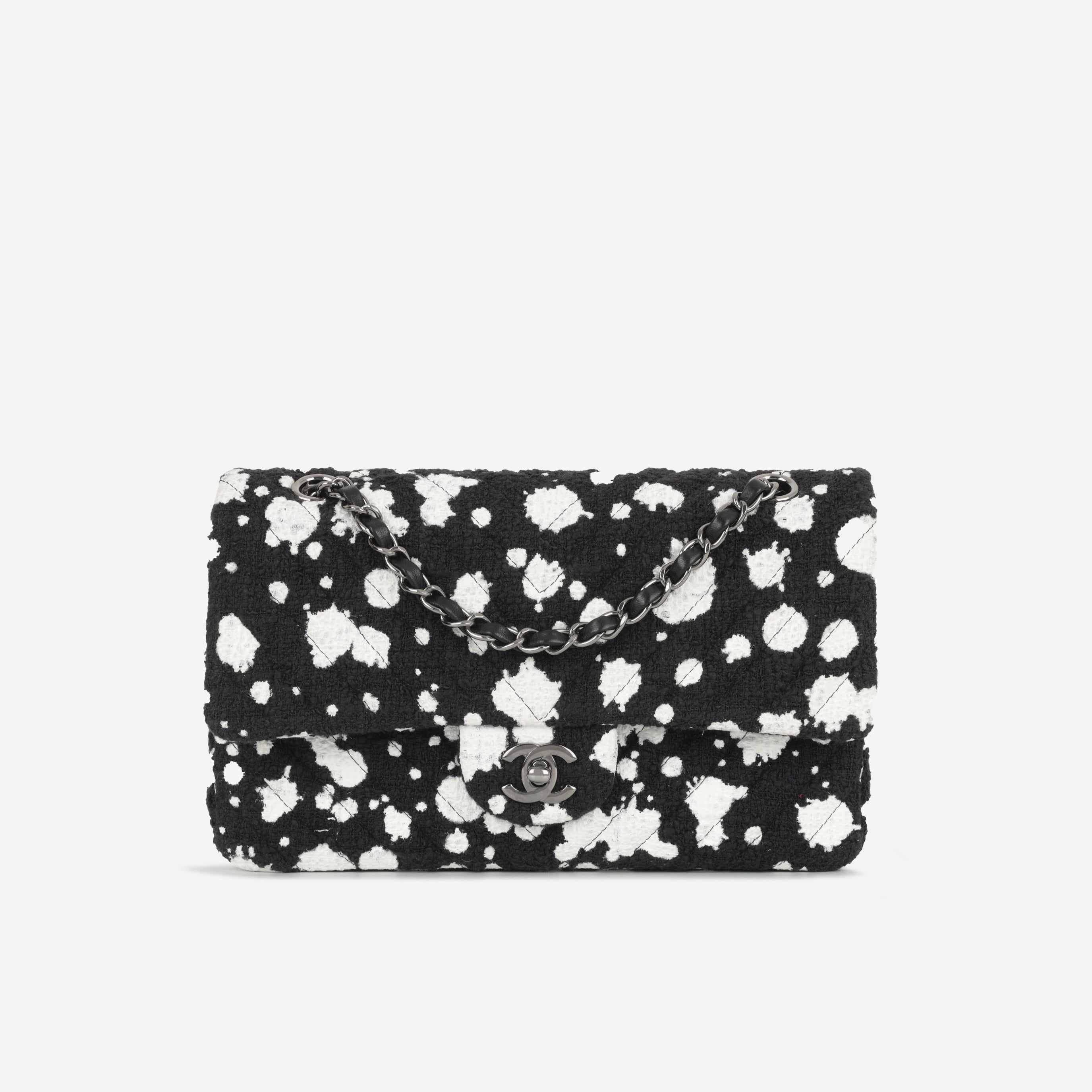 Medium Classic Flap
