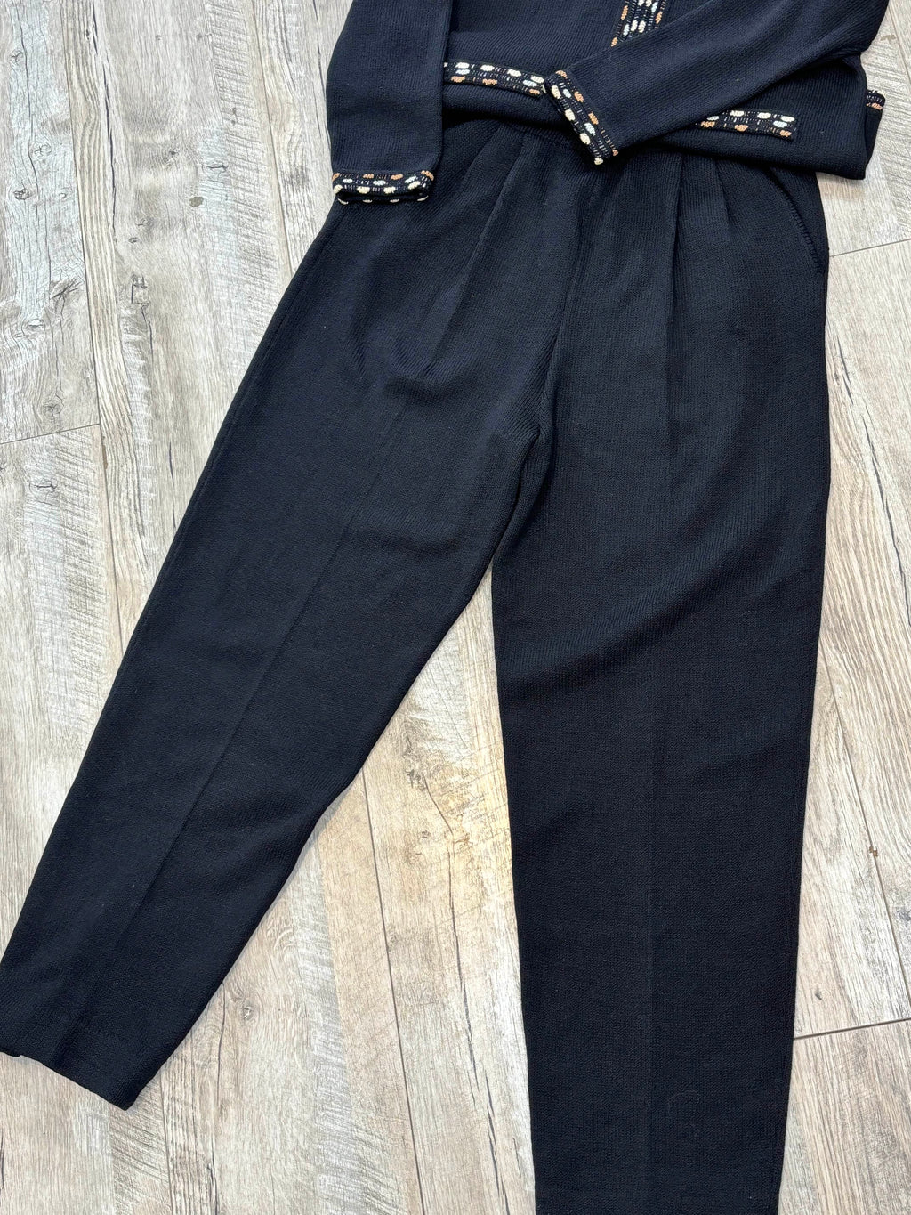 ST JOHN BASIC 2 PIECE TOP AND PANTS SET