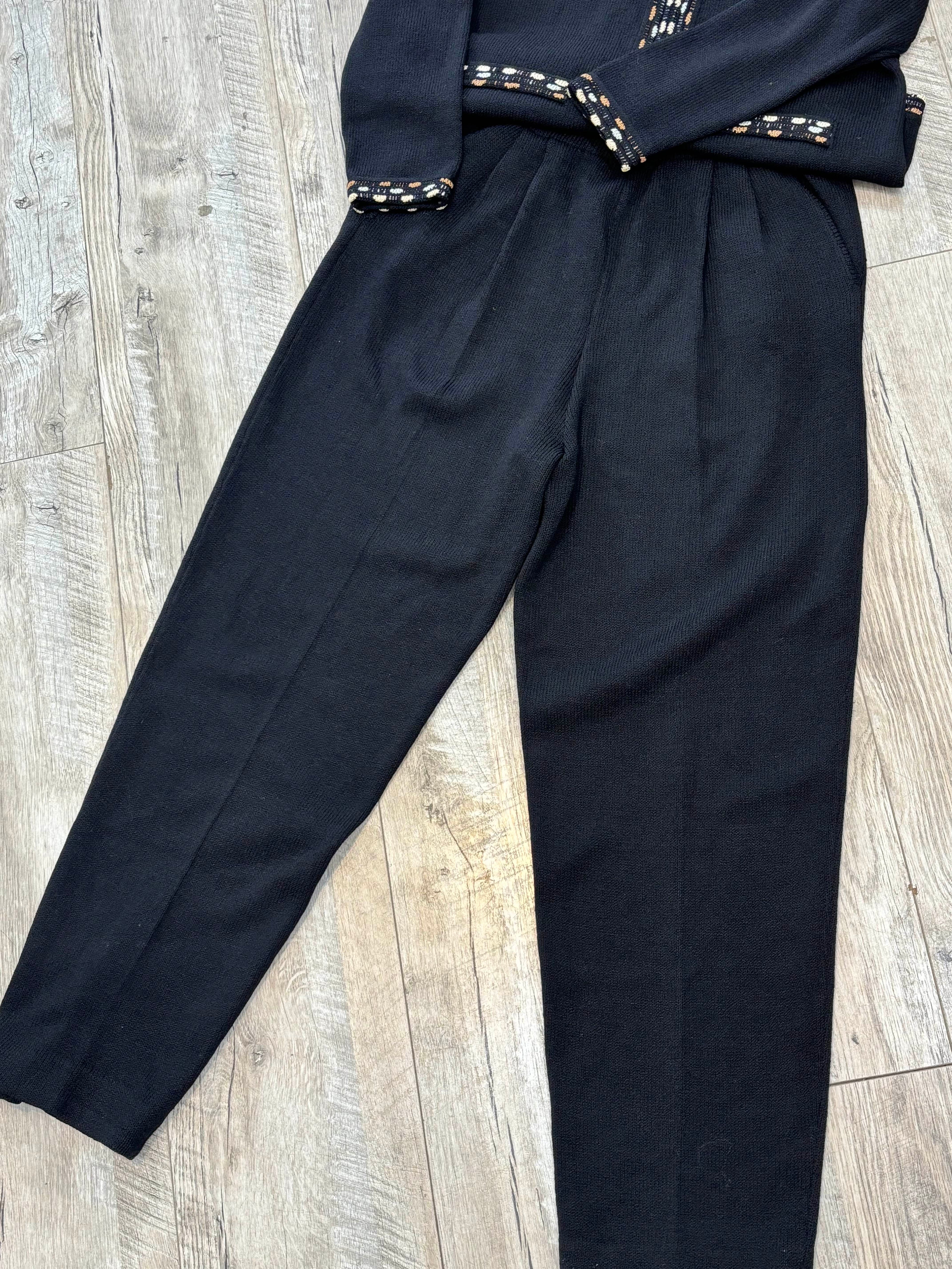 ST JOHN BASIC 2 PIECE TOP AND PANTS SET