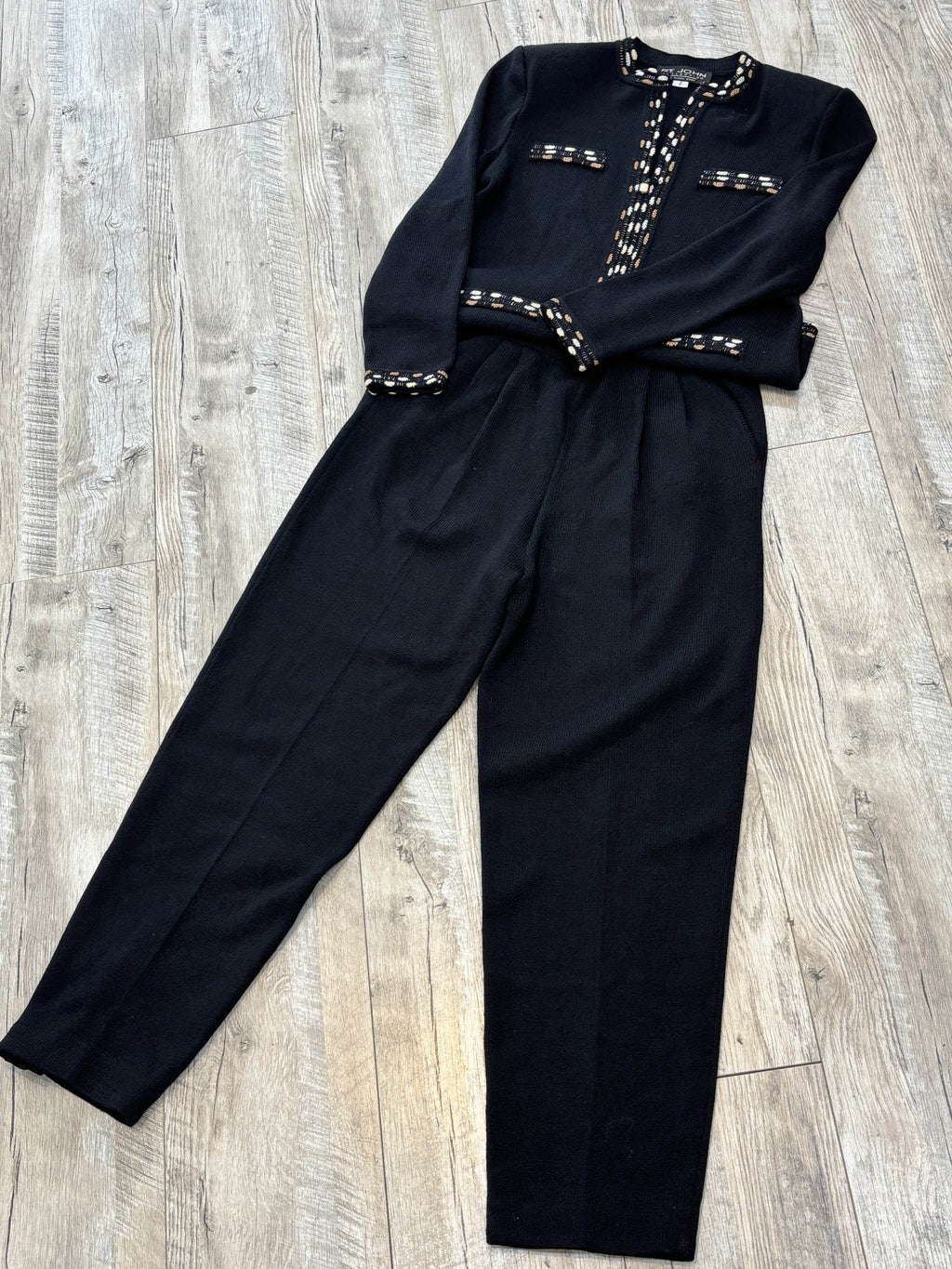 ST JOHN BASIC 2 PIECE TOP AND PANTS SET