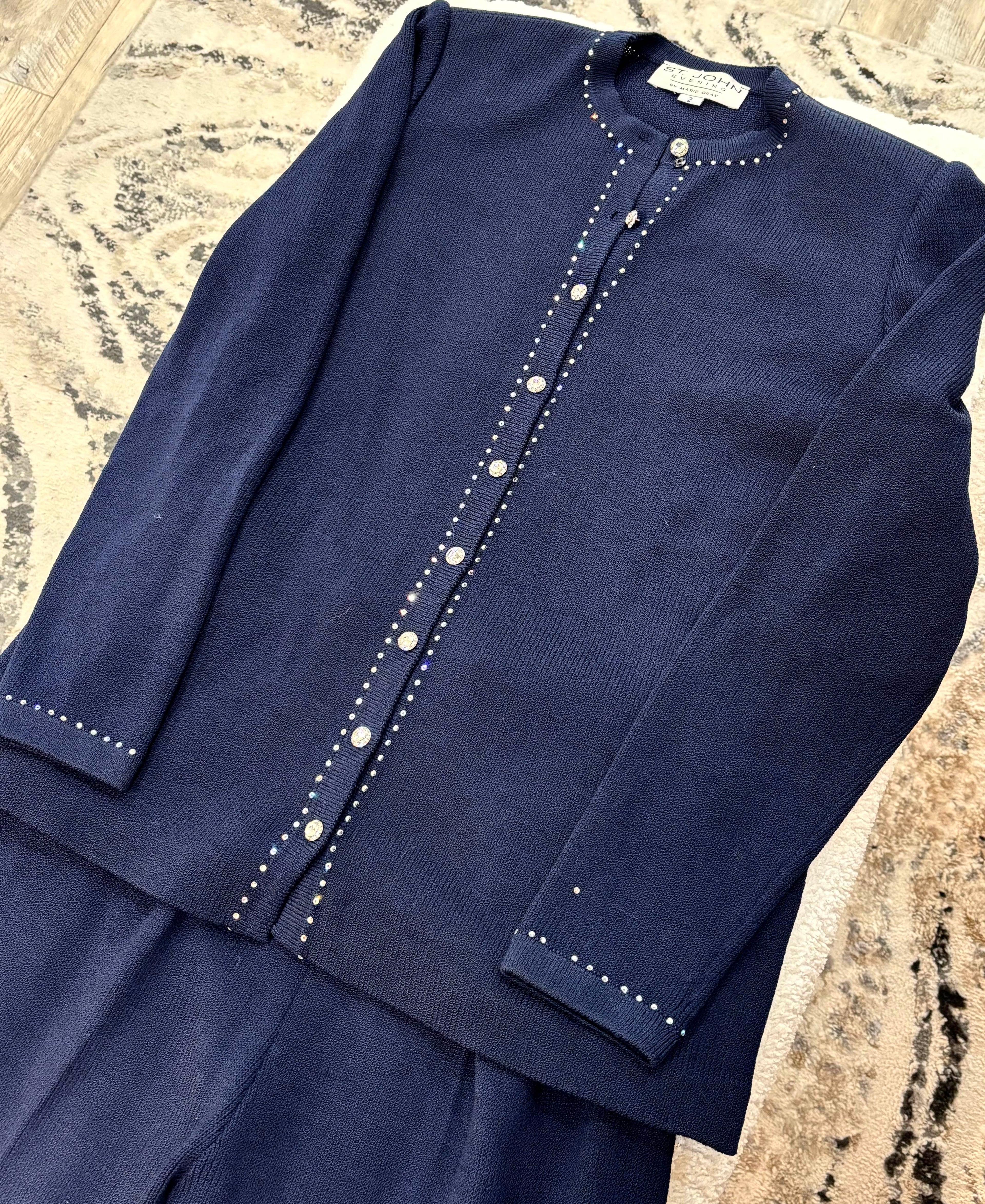 ST JOHN BASIC TOP AND PANTS SET