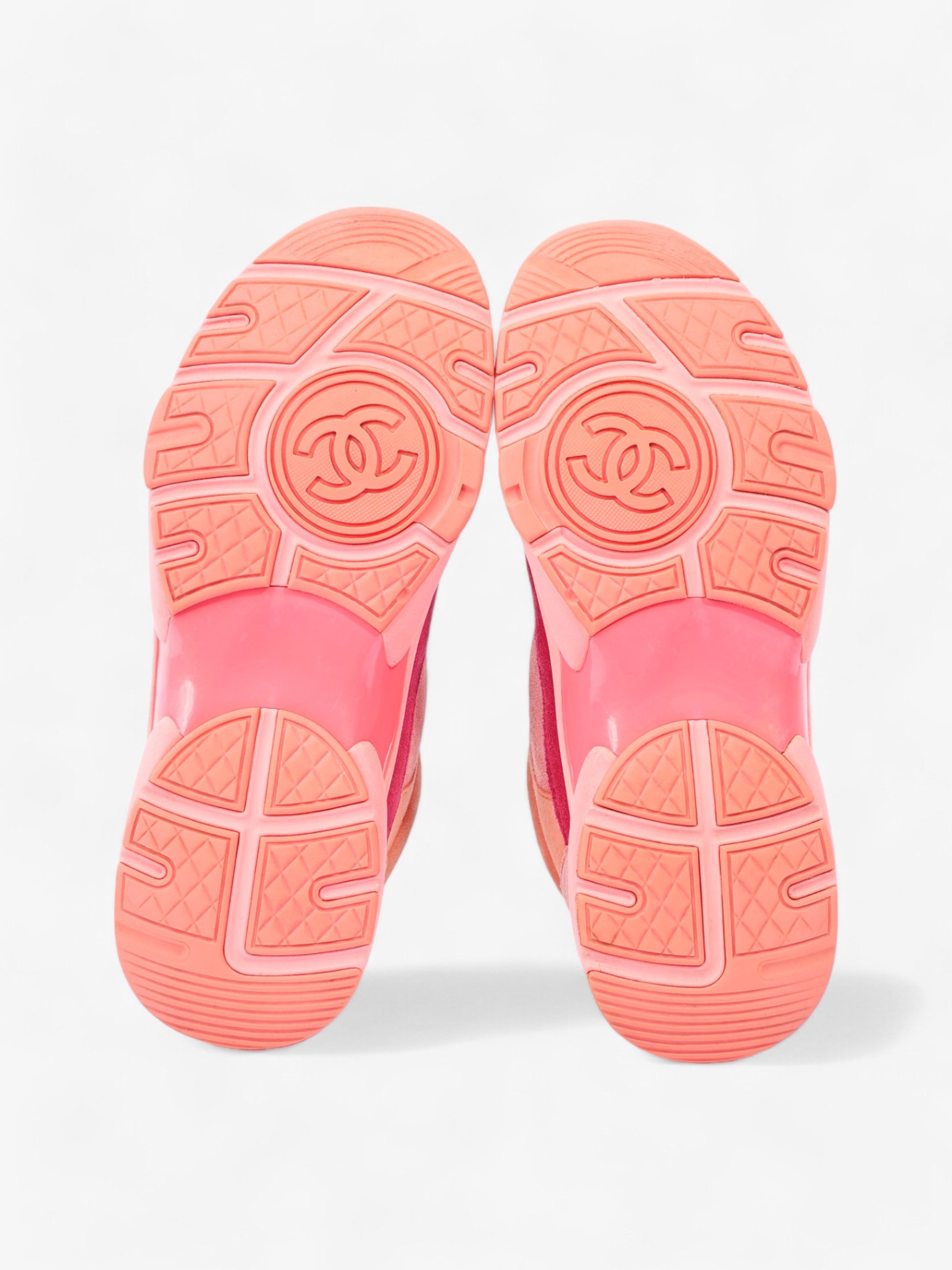 Chanel CC Runners  Pink / Salmon Suede EU 38 UK 5