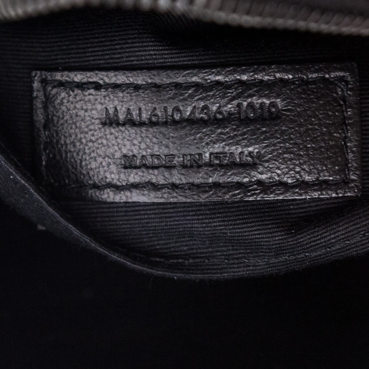 Saint Laurent Black Calfskin Matelasse Chevron Round Vinyle Camera Bag