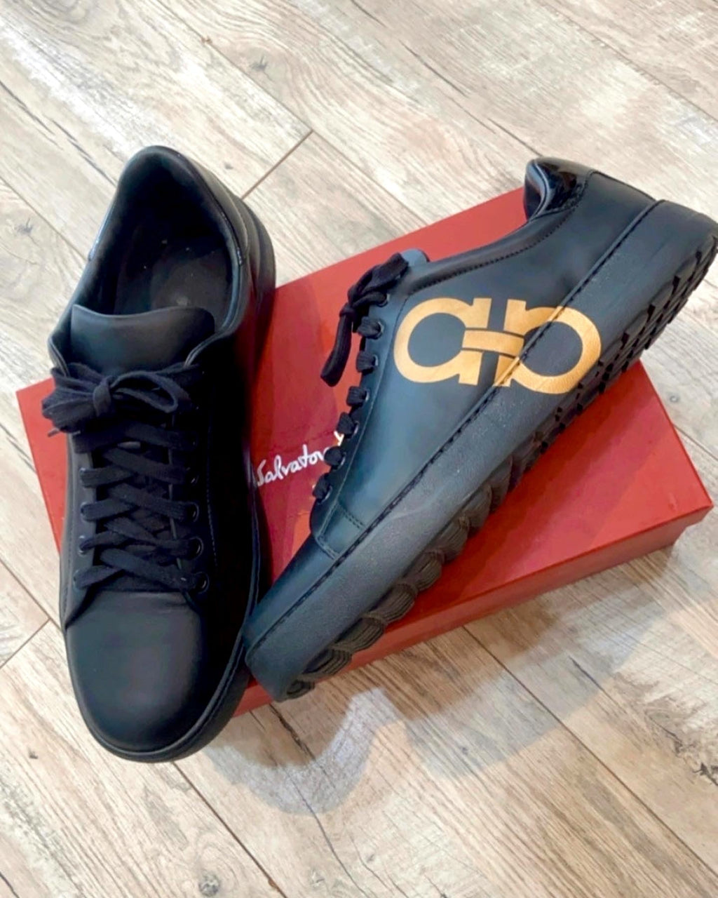 FERRAGAMO MEN'S CALFSKIN LEATHER NUMBER SNEAKERS