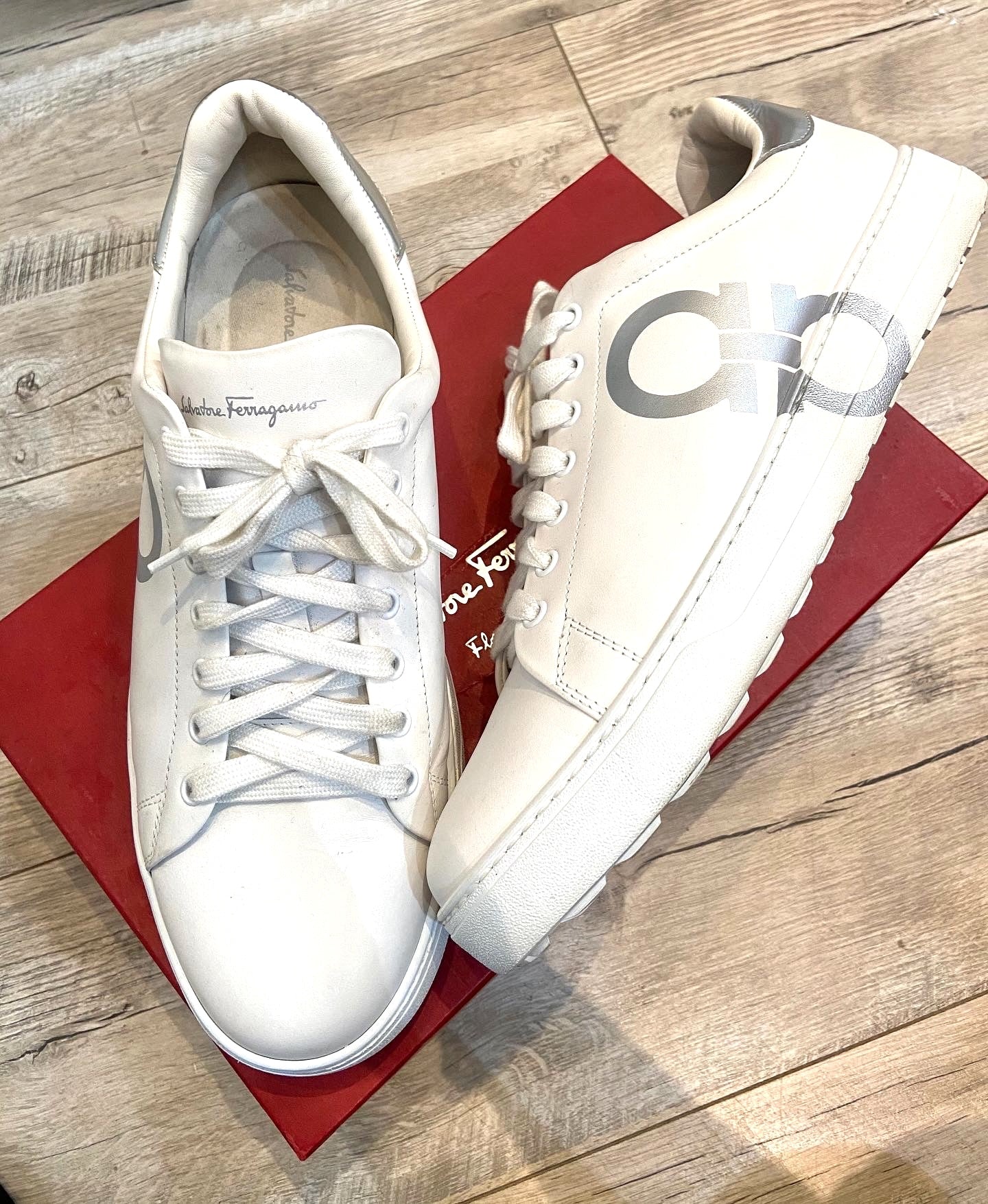 FERRAGAMO MEN'S CALFSKIN LEATHER NUMBER SNEAKERS