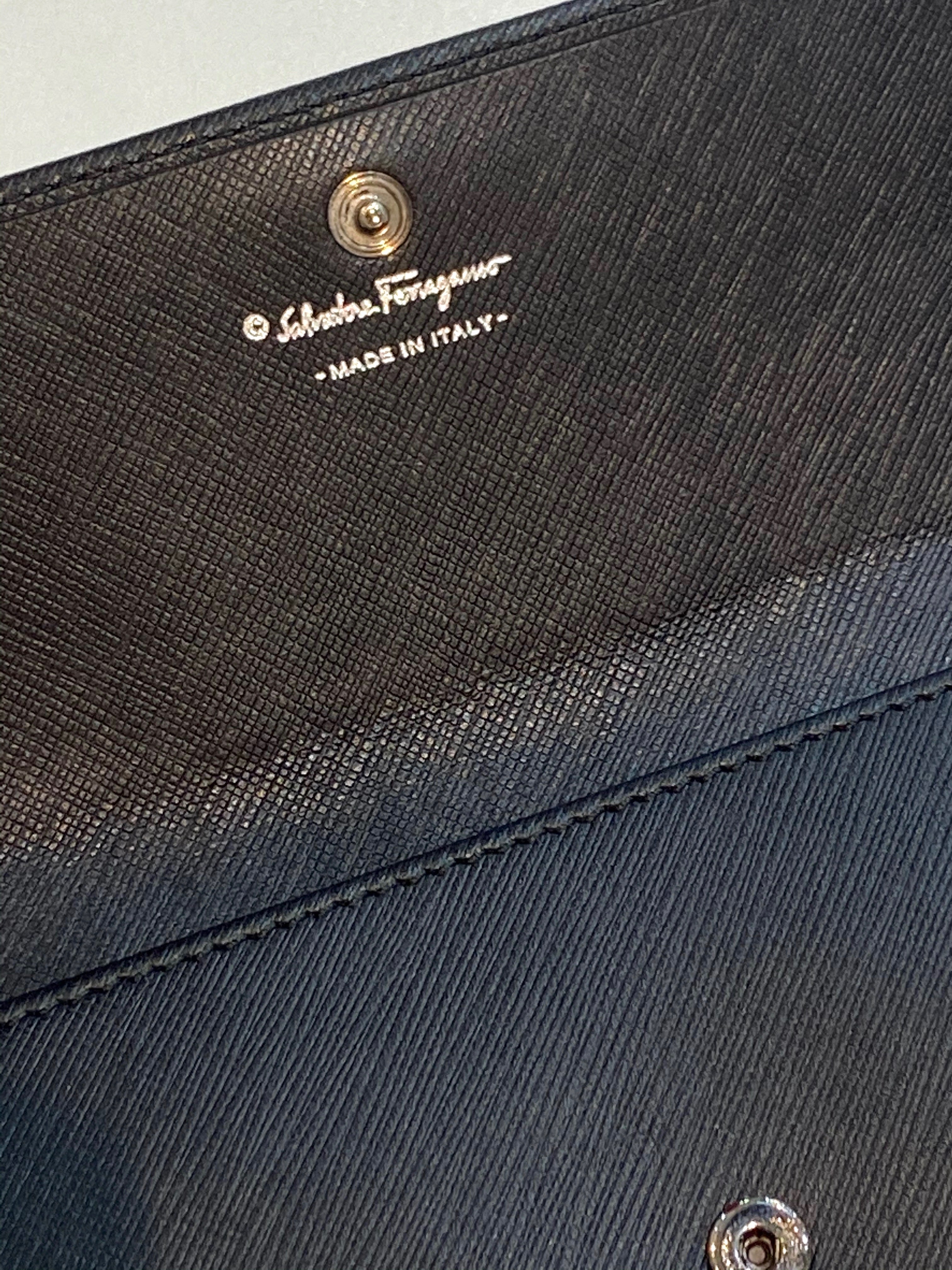 SALVATORE FERRAGAMO VARA BOW SAFFIANO LEATHER CONTINENTAL WALLET