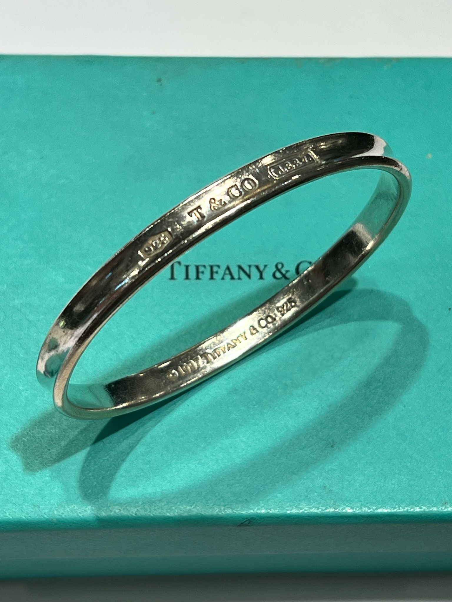 TIFFANY & CO. STERLING SILVER BANGLE