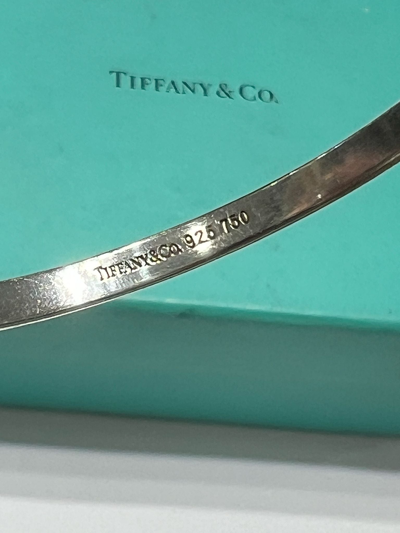 TIFFANY & CO. VINTAGE TWO-TONW HOOK & EYE BANGLE BRACELET