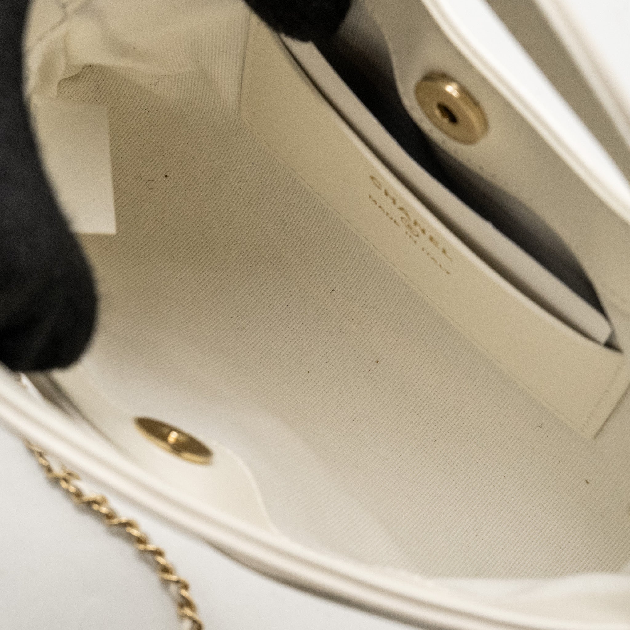 Chanel Mini 31 Clutch with  Chain Shiny Calfskin White L (Microchip)