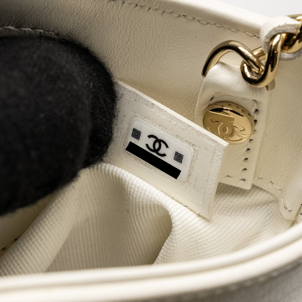 Chanel Mini 31 Clutch with  Chain Shiny Calfskin White L (Microchip)
