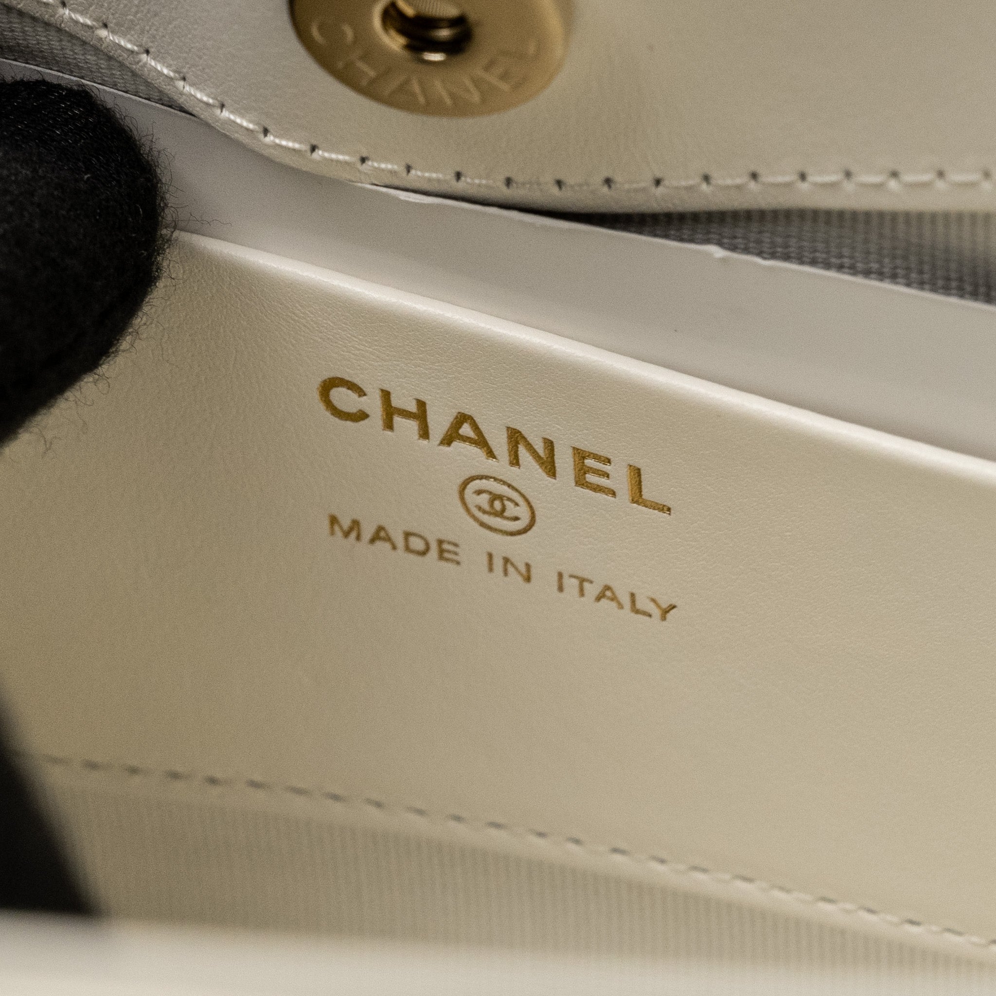 Chanel Mini 31 Clutch with  Chain Shiny Calfskin White L (Microchip)