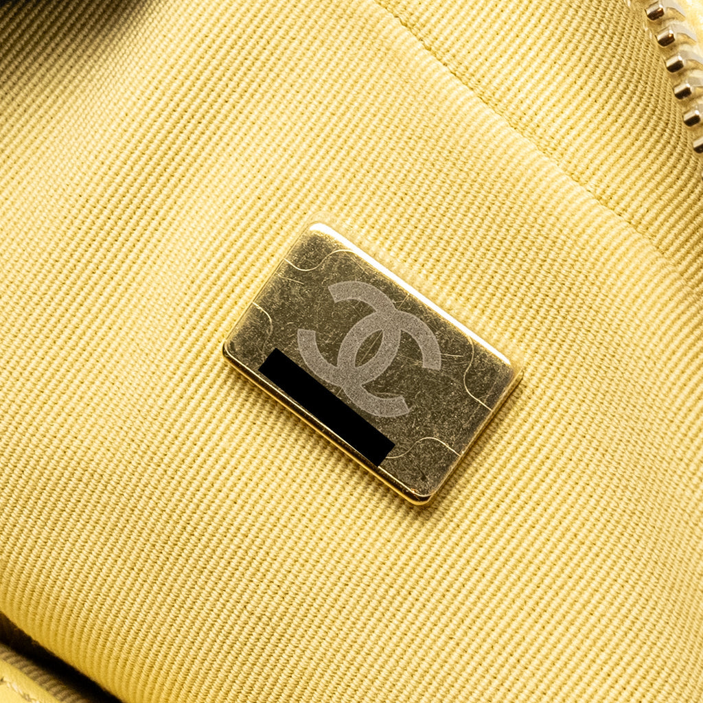Chanel 22P quilted flap backpack caviar light yellow  (Microchip)