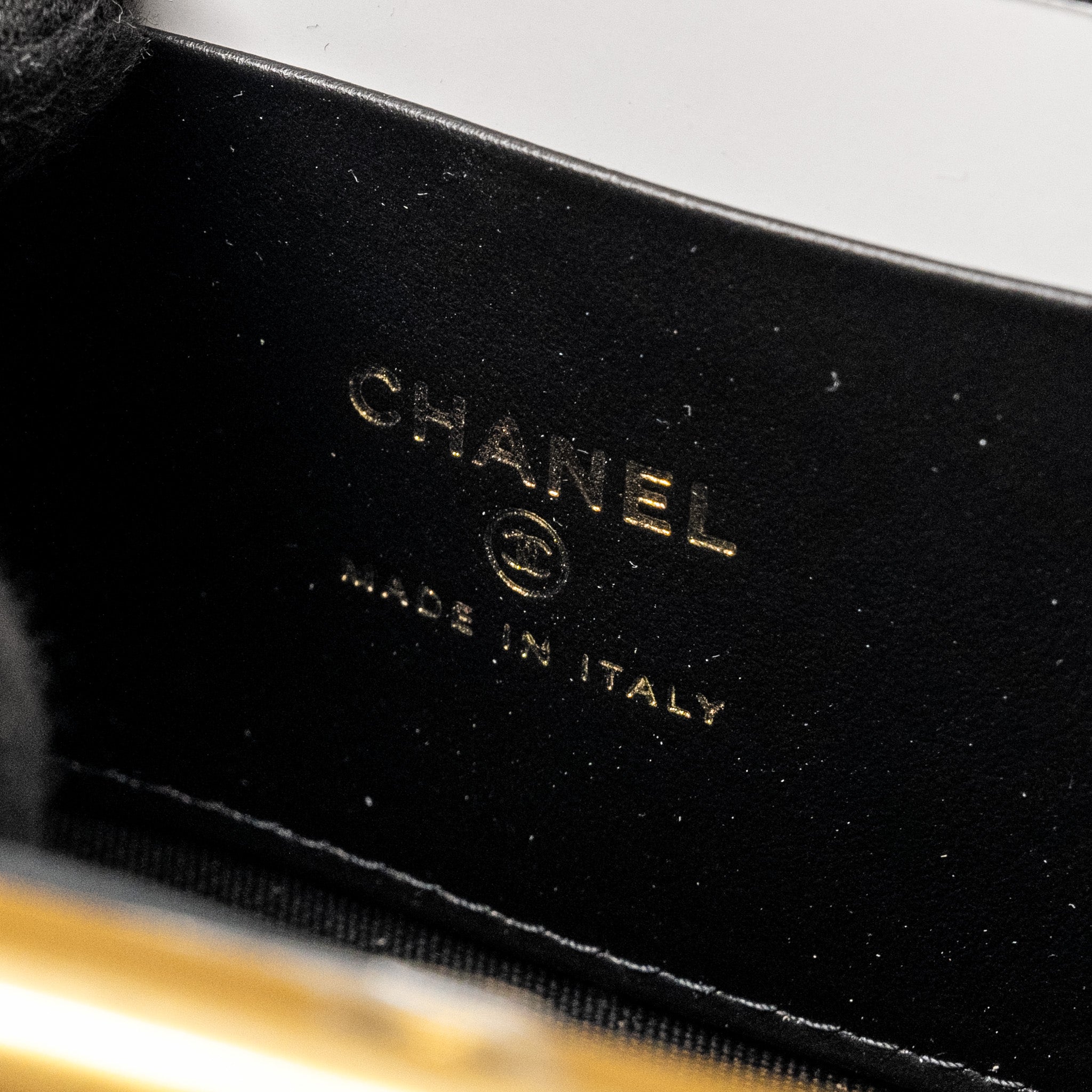 CHANEL 24A Bowknot Clutch With Chain Patent Crumpled lambskin/Shiny Lambskin Black/Pink  (Microchip)