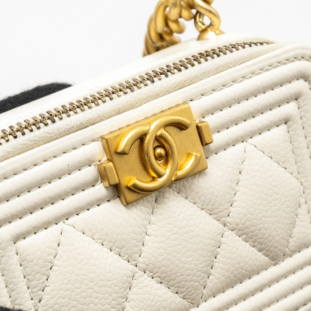 Chanel Boy Chain Clutch Caviar White  (Microchip)