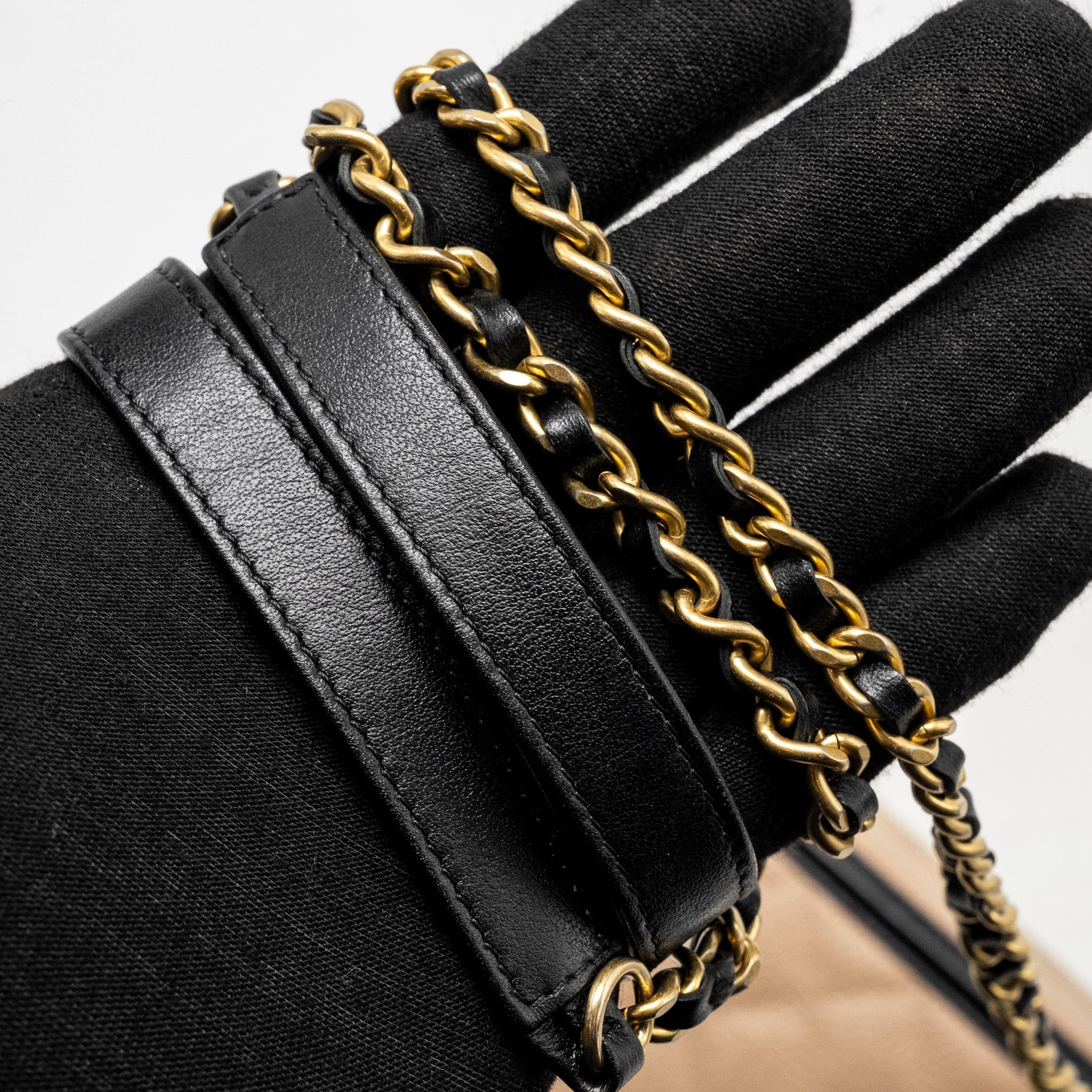 Chanel Mini Filigree Vanity Clutch Caviar Beige / Black