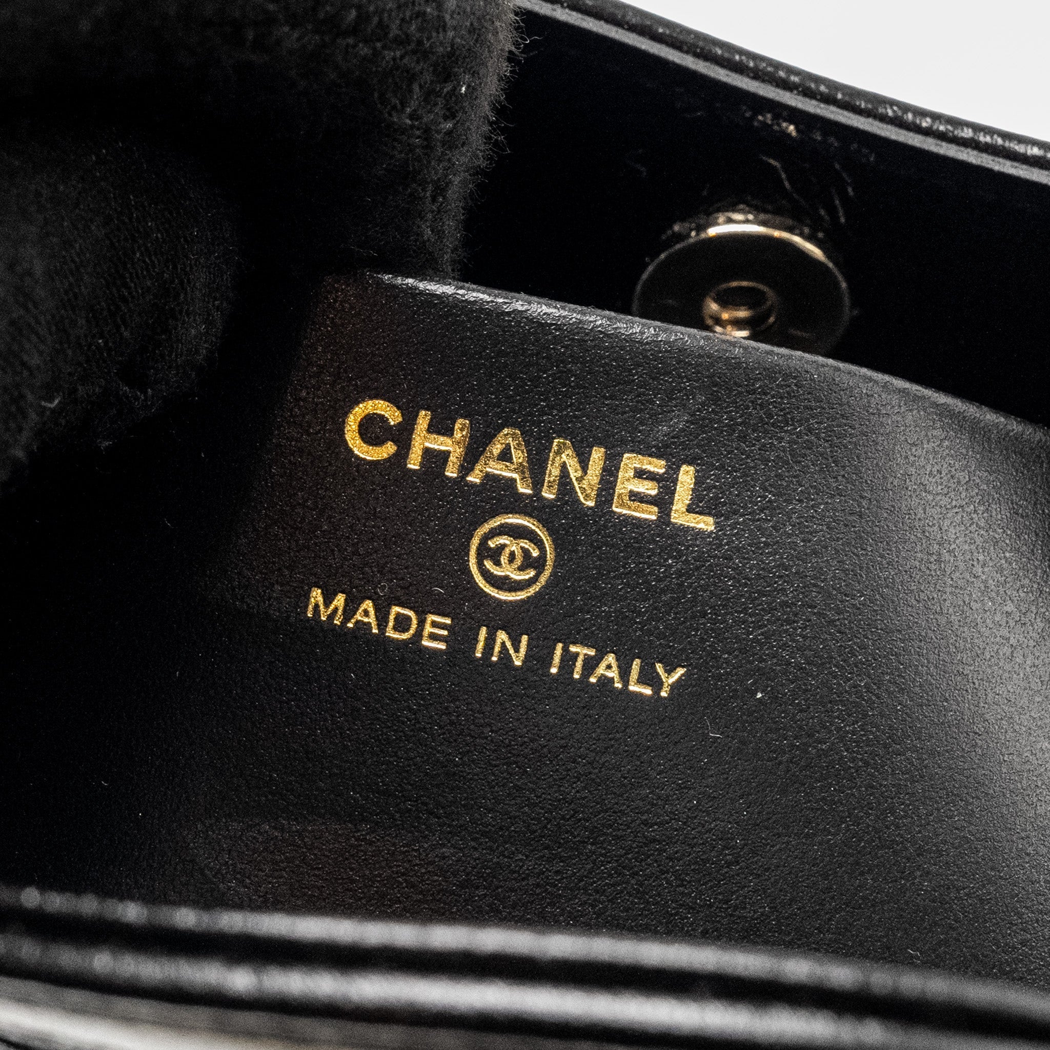 Chanel Mini 31 Clutch with Chain Shiny Calfskin Black L (microchip)