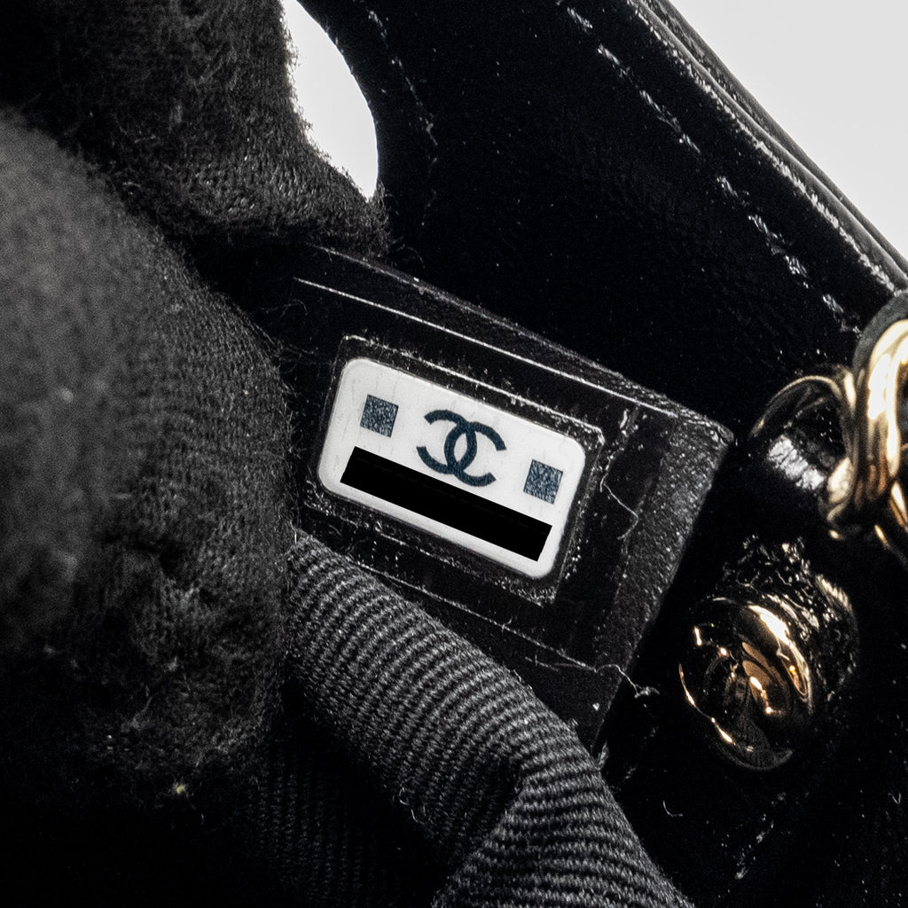 Chanel Mini 31 Clutch with Chain Shiny Calfskin Black L (microchip)