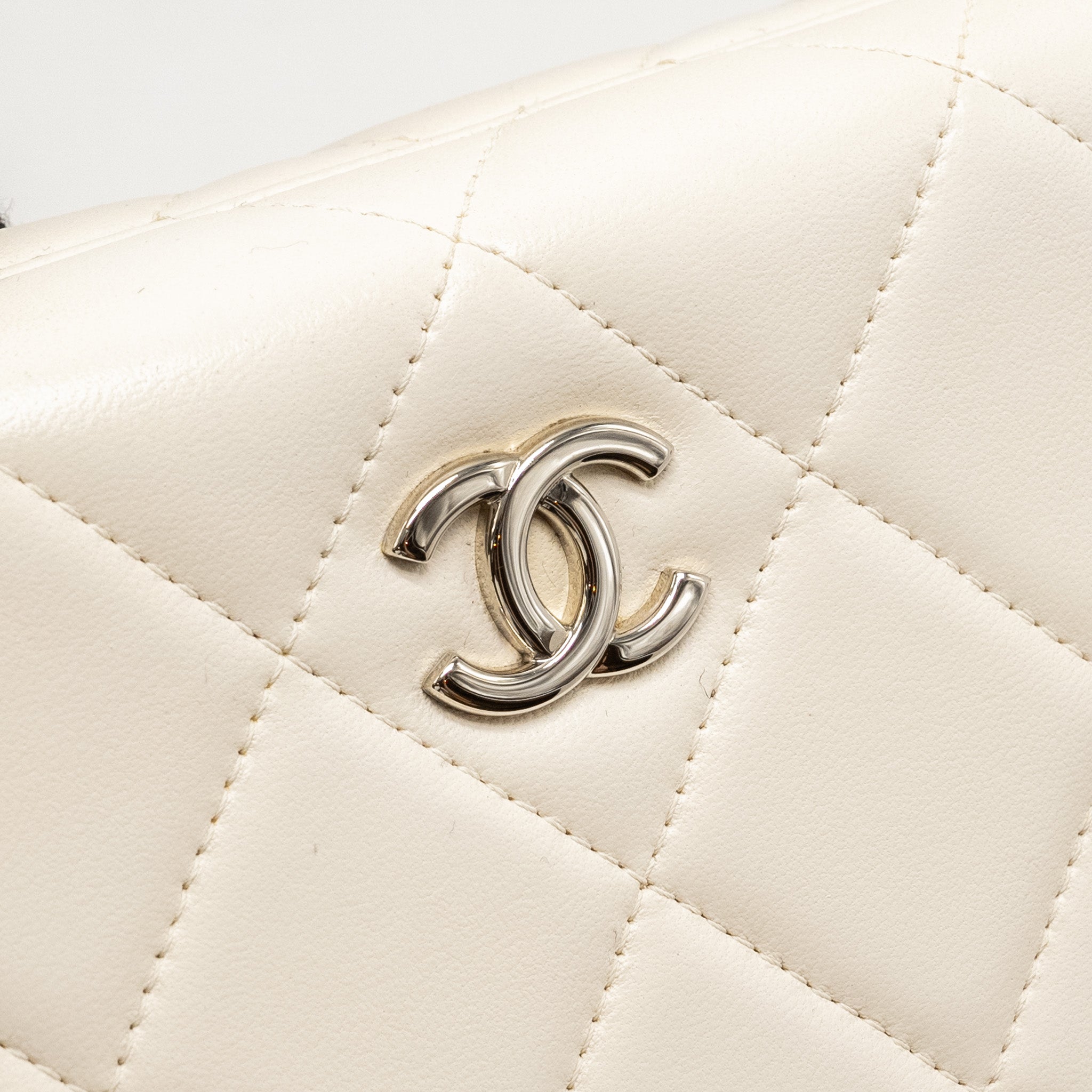 Chanel Metal Bar Clutch Bag Lambskin White