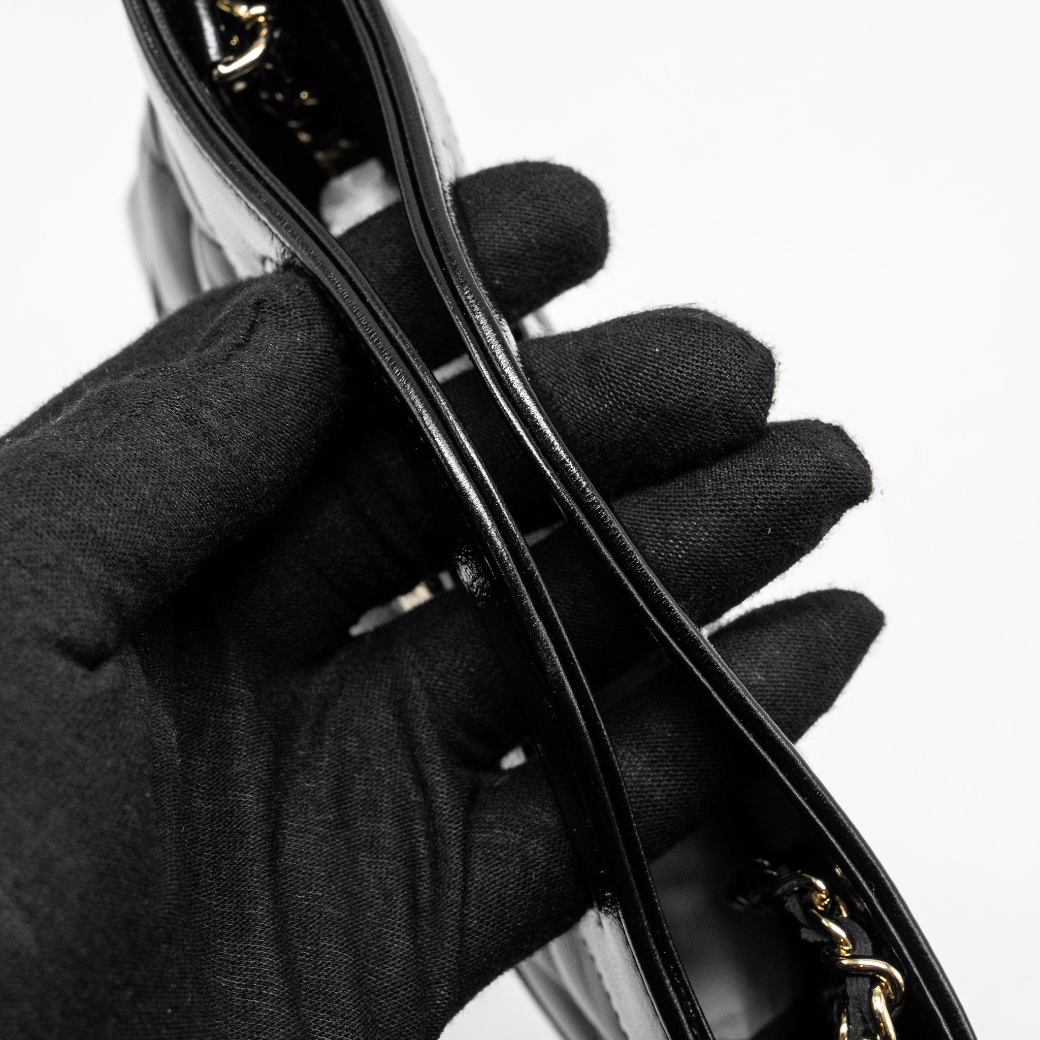 Chanel Mini 31 Clutch with Chain Shiny Lambskin Black L (Microchip)