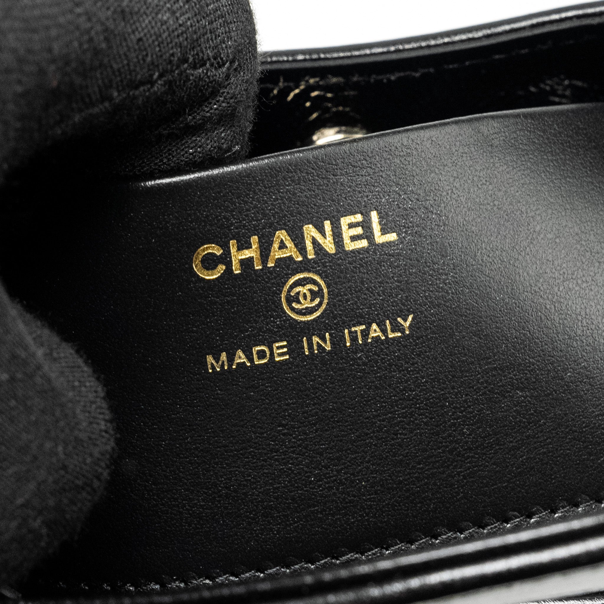 Chanel Mini 31 Clutch with Chain Shiny Lambskin Black L (Microchip)