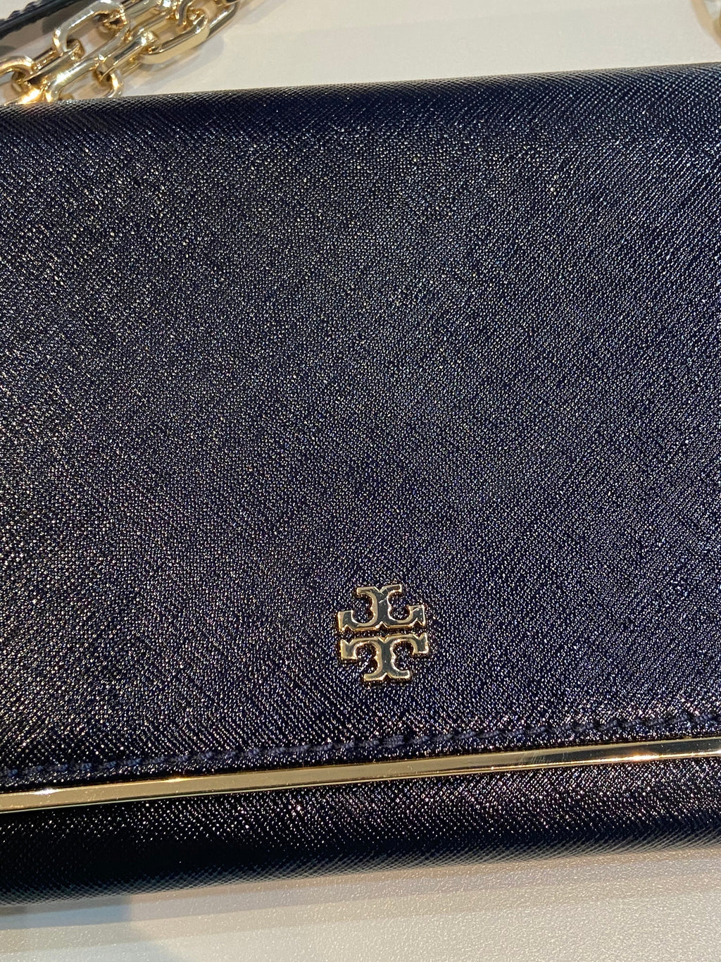 TORY BURCH ROBINSON SAFFIANO LEATHER WALLET ON A CHAIN